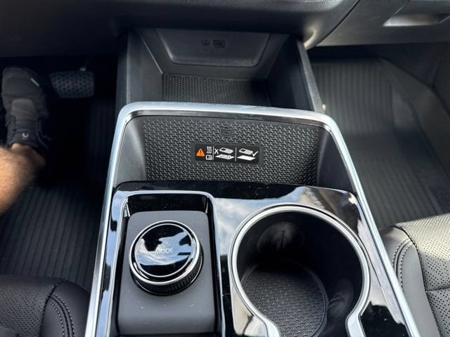 2027 Chevrolet Equinox LT - Photo 21
