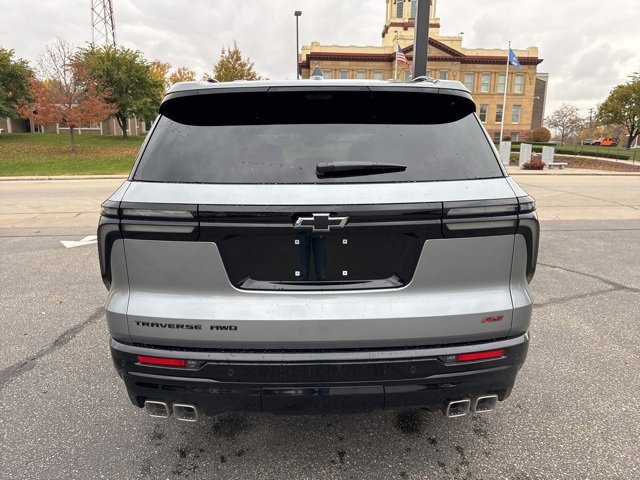 2026 Chevrolet Traverse RS photo 3