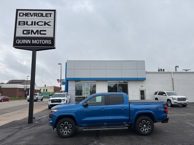 2023 Chevrolet Colorado Z71 photo 2