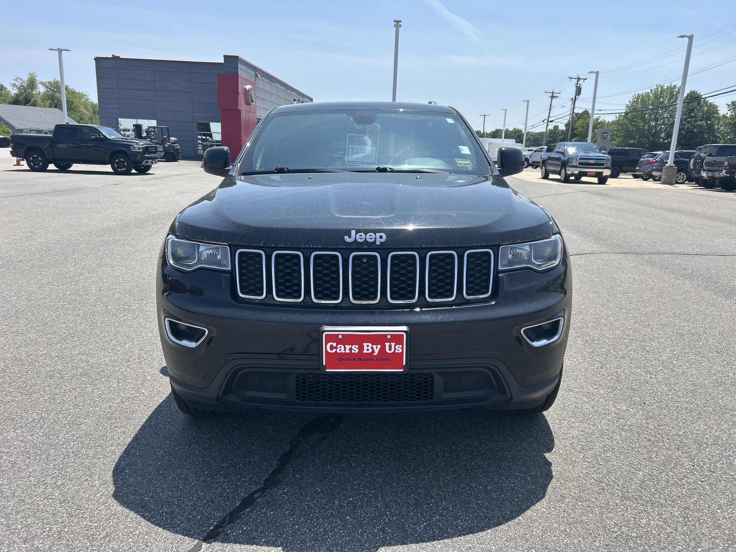 2019 Jeep Grand Cherokee Laredo E photo 2