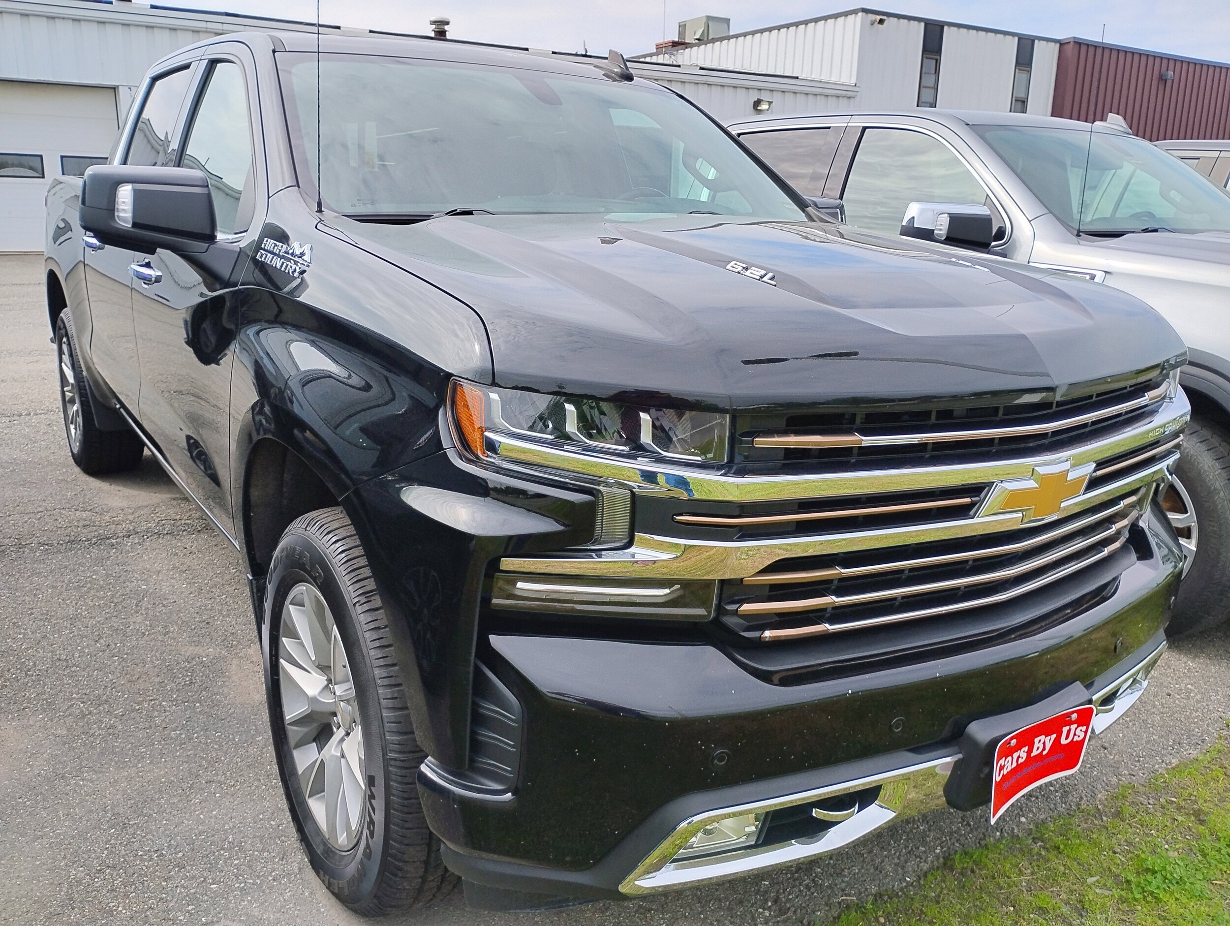 2022 Chevrolet Silverado 1500 High Country photo 3