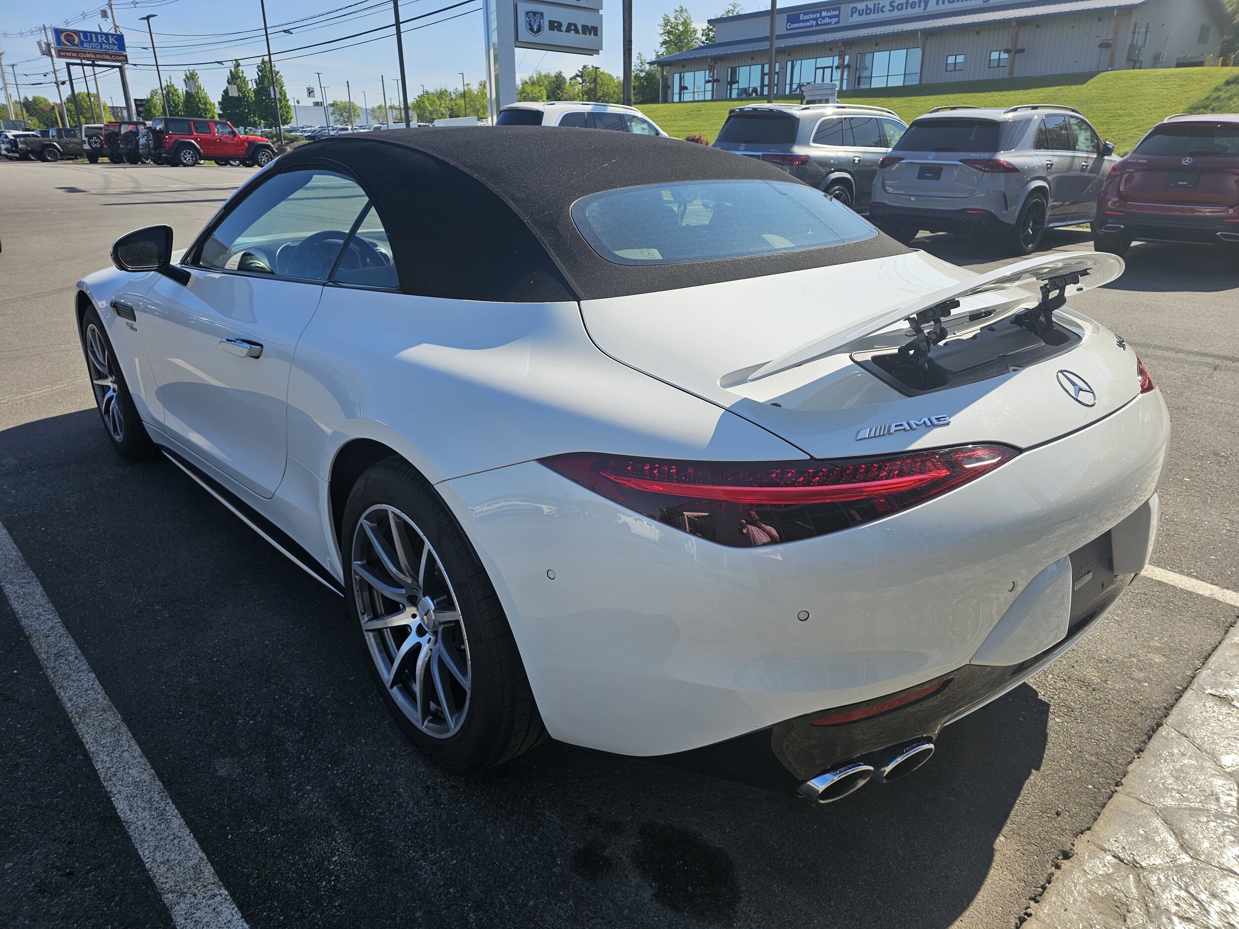 2023 Mercedes Benz SL AMG 43 photo 2