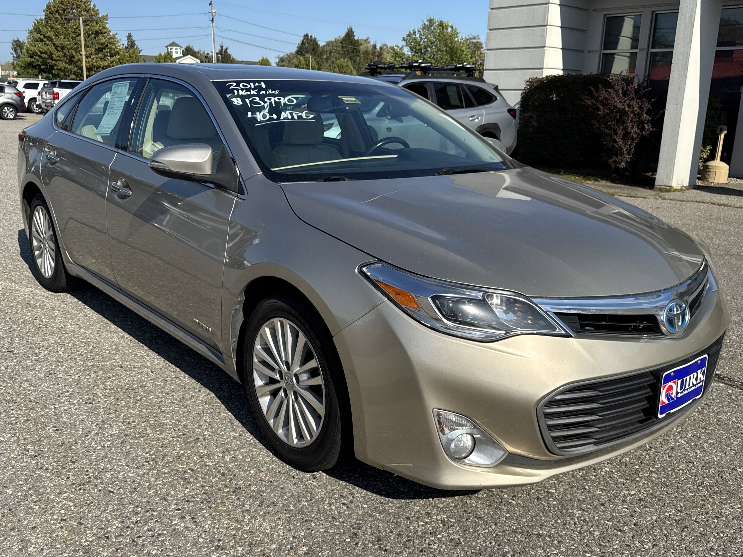 2014 Toyota Avalon Hybrid XLE Touring photo 3