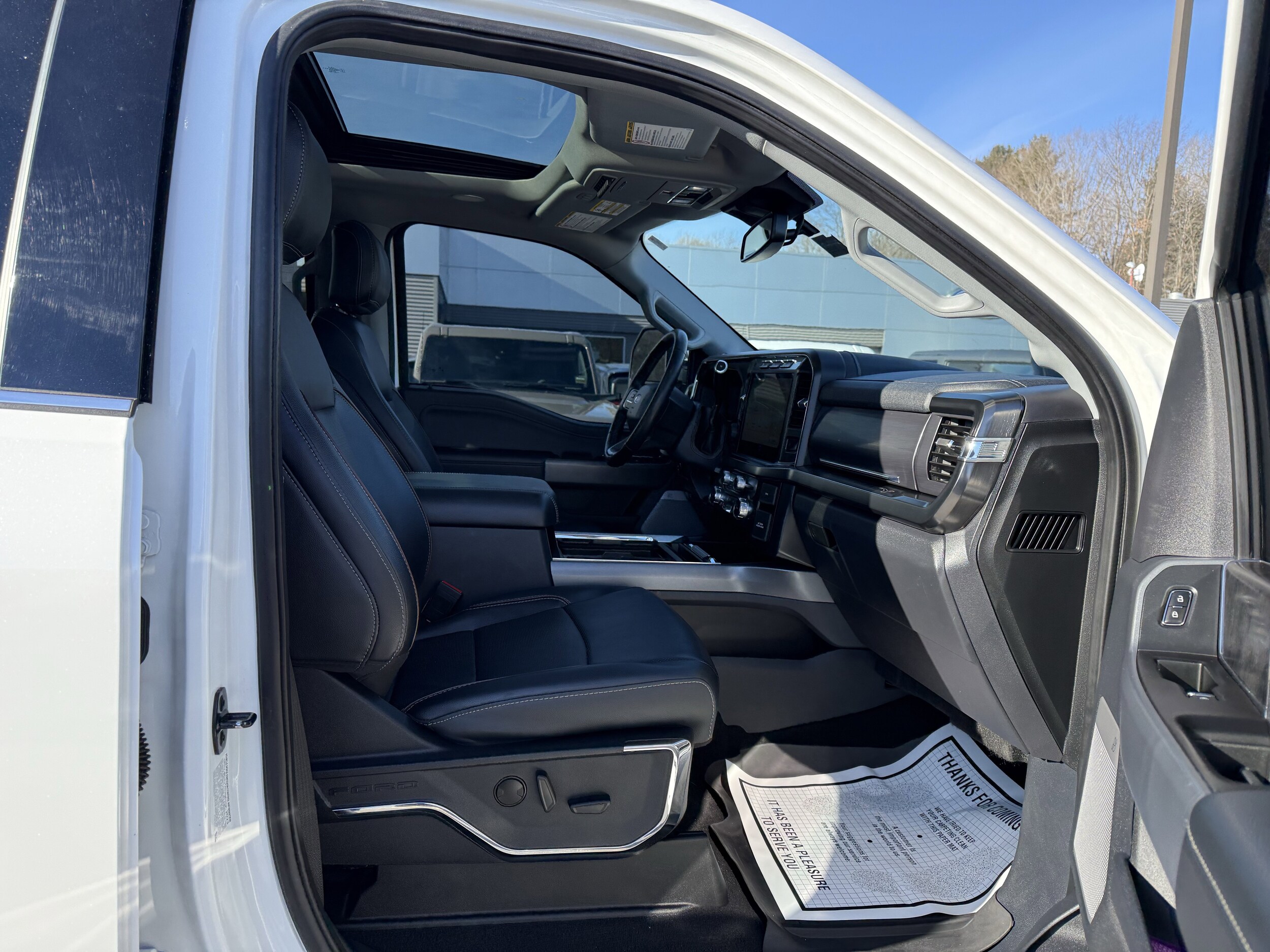 2023 Ford F-450 Lariat photo 3