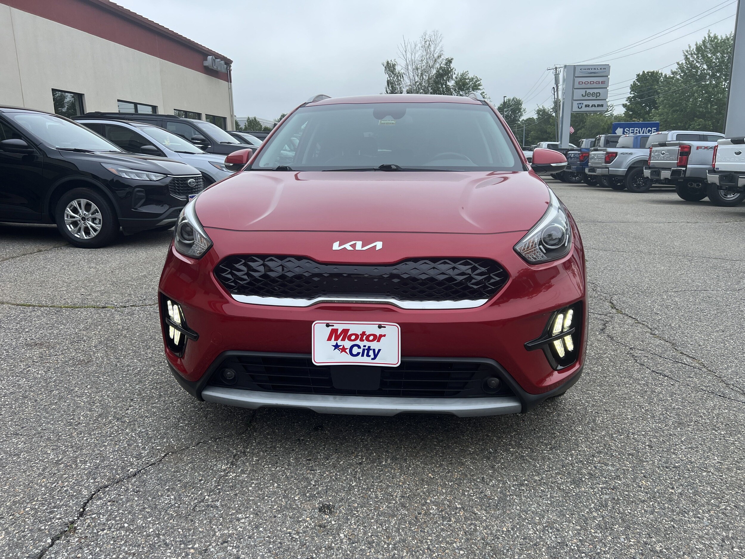 2022 Kia Niro Plug-In Hybrid EX photo 2