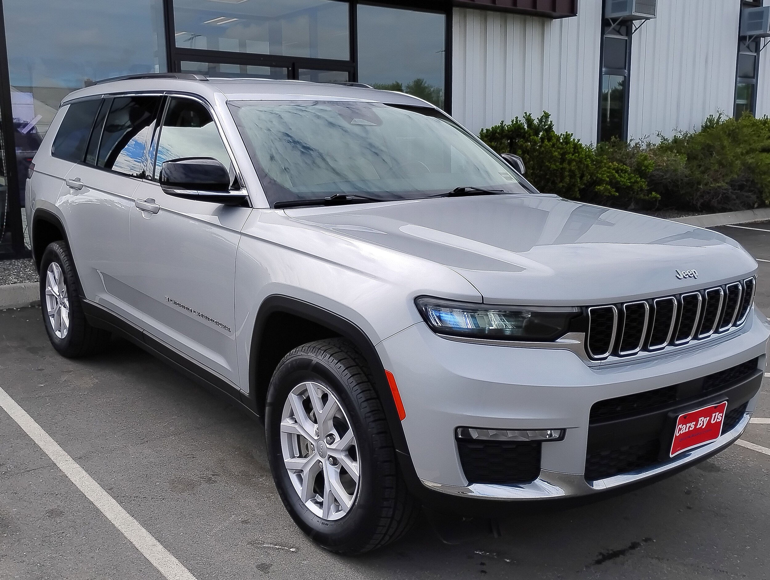 2021 Jeep Grand Cherokee Limited photo 3