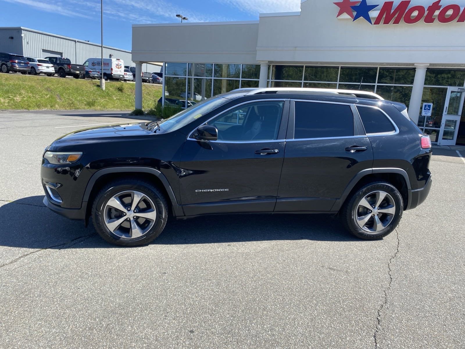 Used 2019 Jeep Cherokee Limited with VIN 1C4PJMDX7KD251555 for sale in Bangor, ME