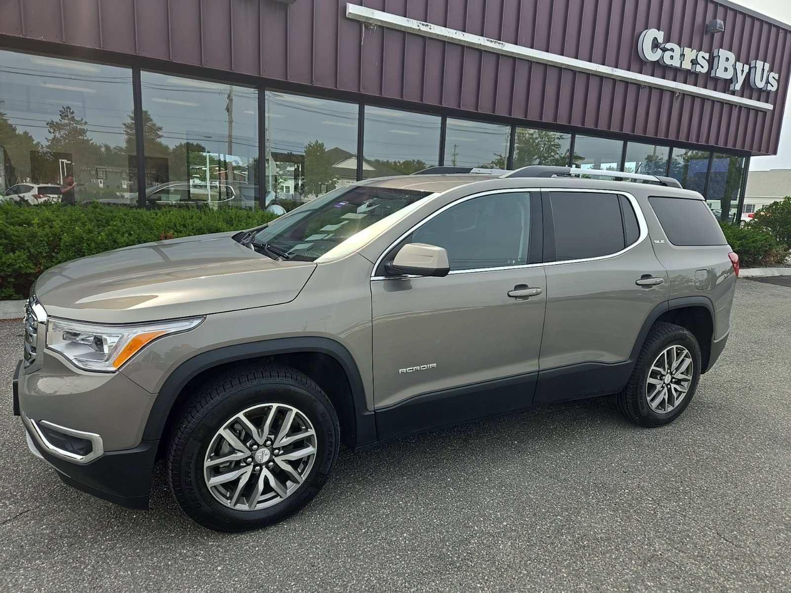 Used 2019 GMC Acadia SLE-2 with VIN 1GKKNSLS9KZ251976 for sale in Bangor, ME