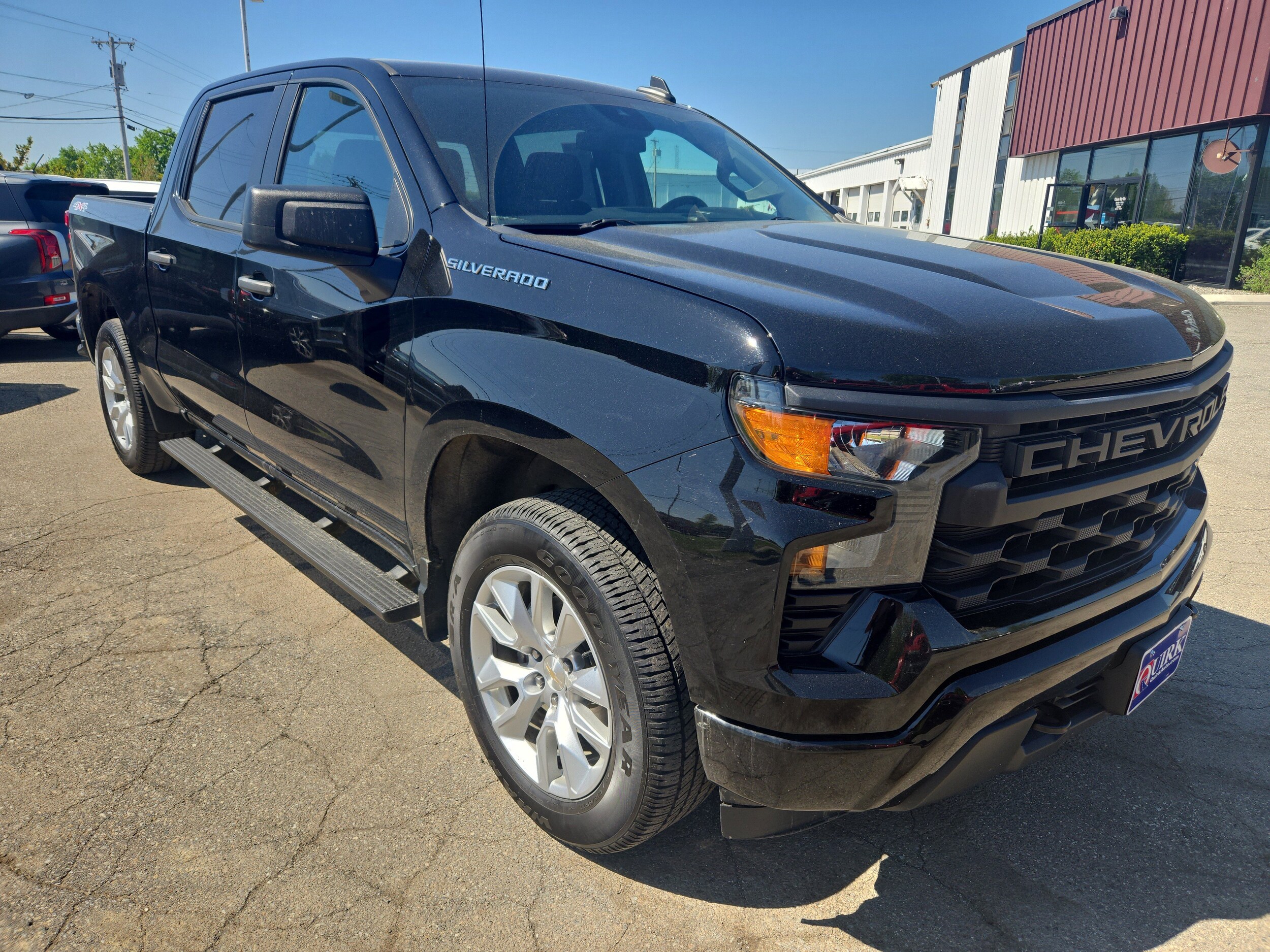 2023 Chevrolet Silverado 1500 Custom photo 3