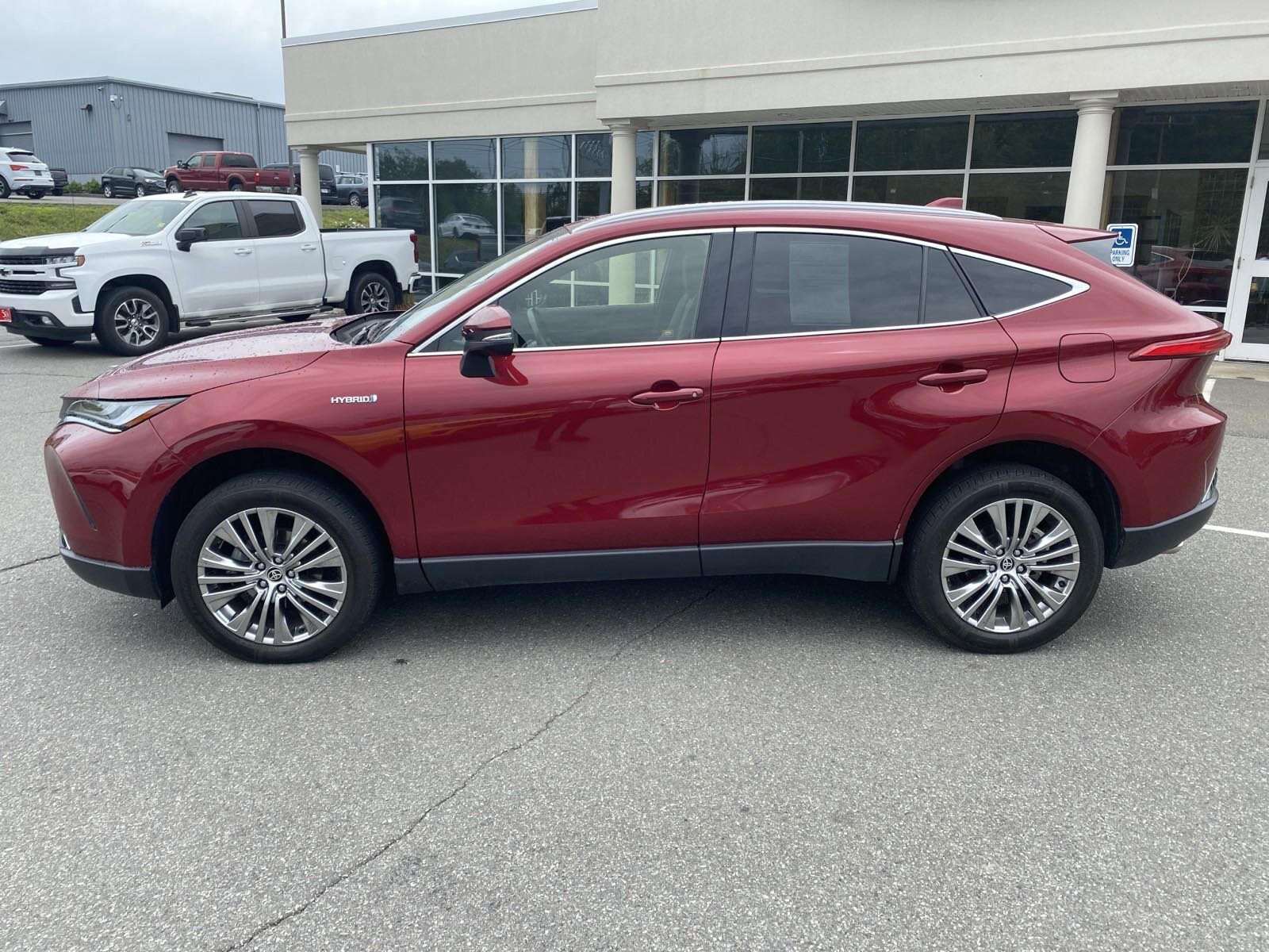 Used 2021 Toyota Venza XLE with VIN JTEAAAAHXMJ070628 for sale in Bangor, ME