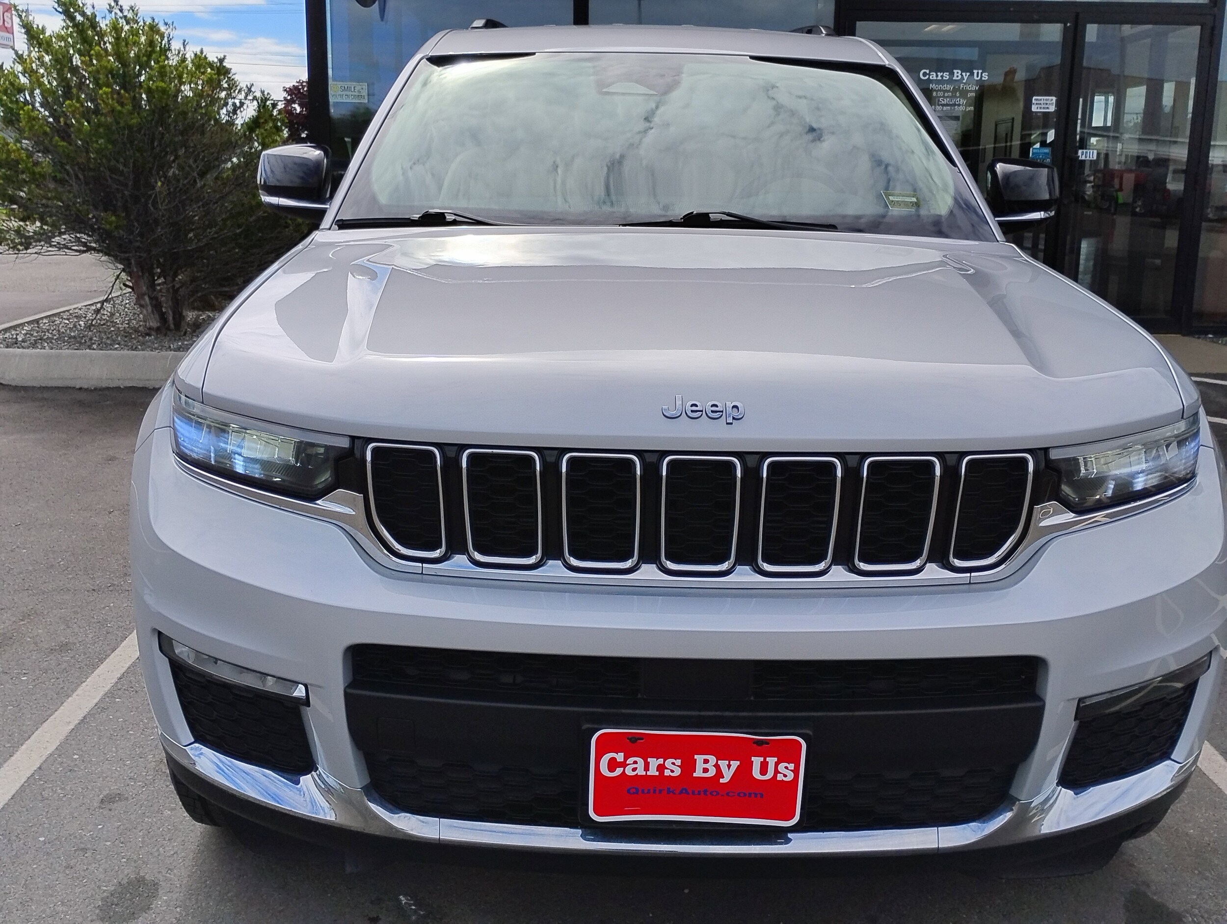2021 Jeep Grand Cherokee Limited photo 2