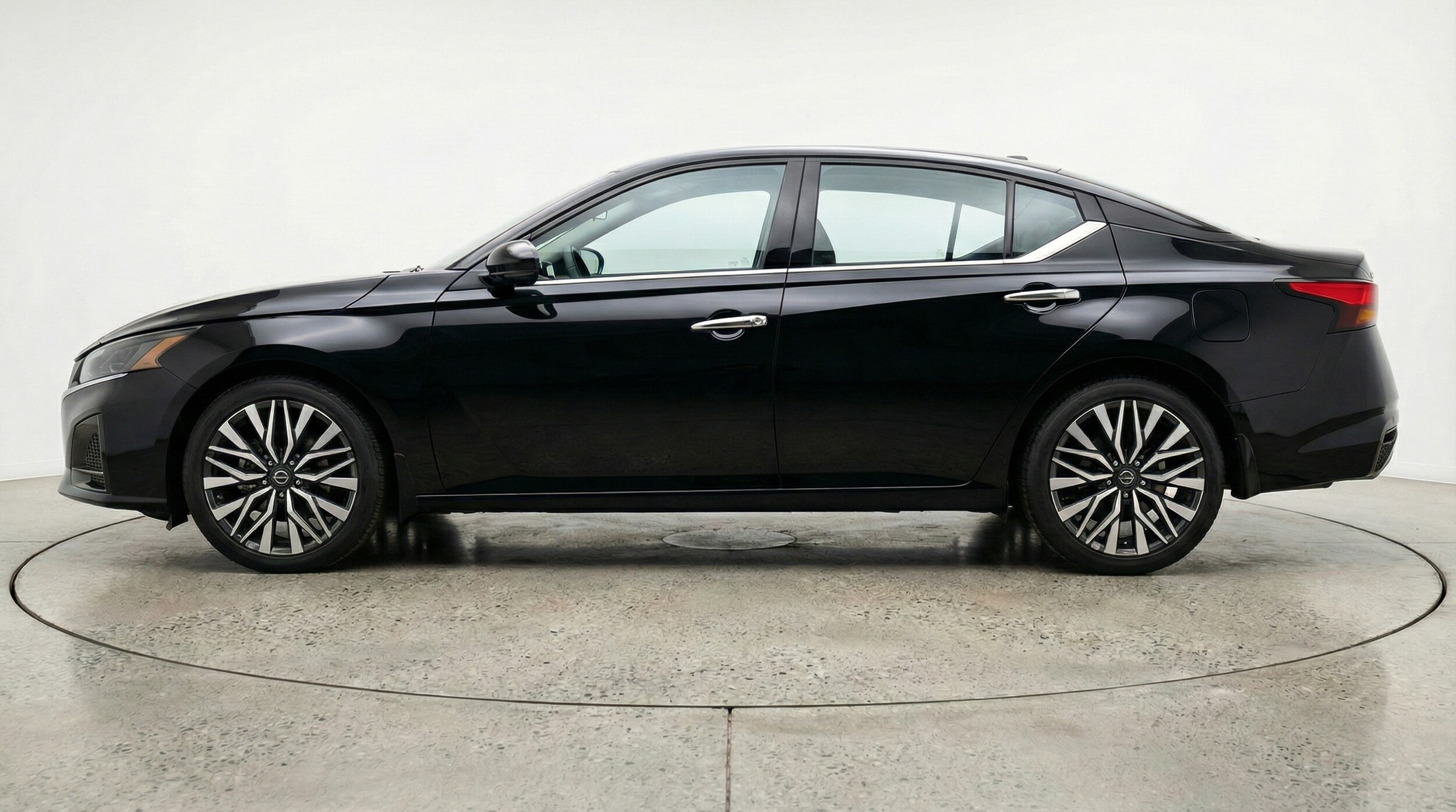 Thumbnail: 2025 Nissan Altima - 4