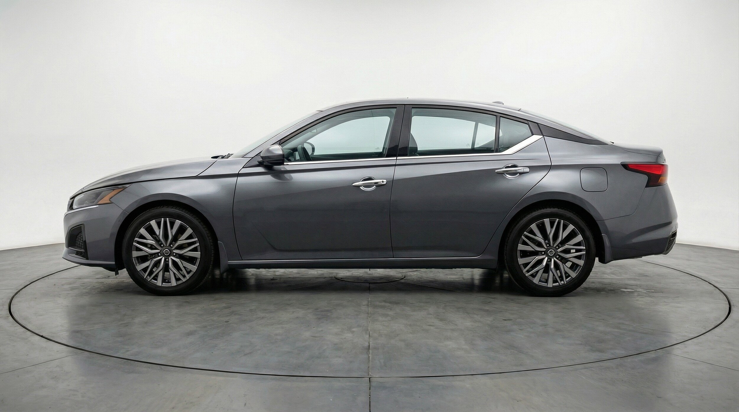 Thumbnail: 2025 Nissan Altima - 5
