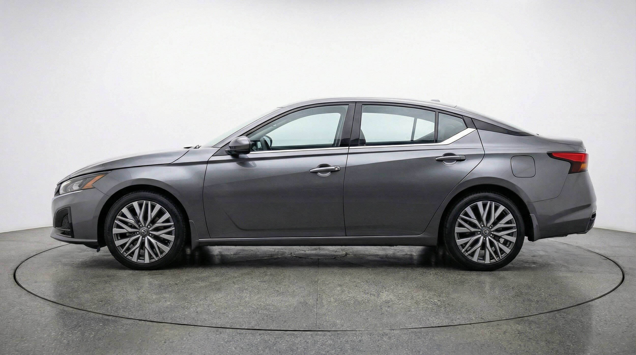 Thumbnail: 2025 Nissan Altima - 5