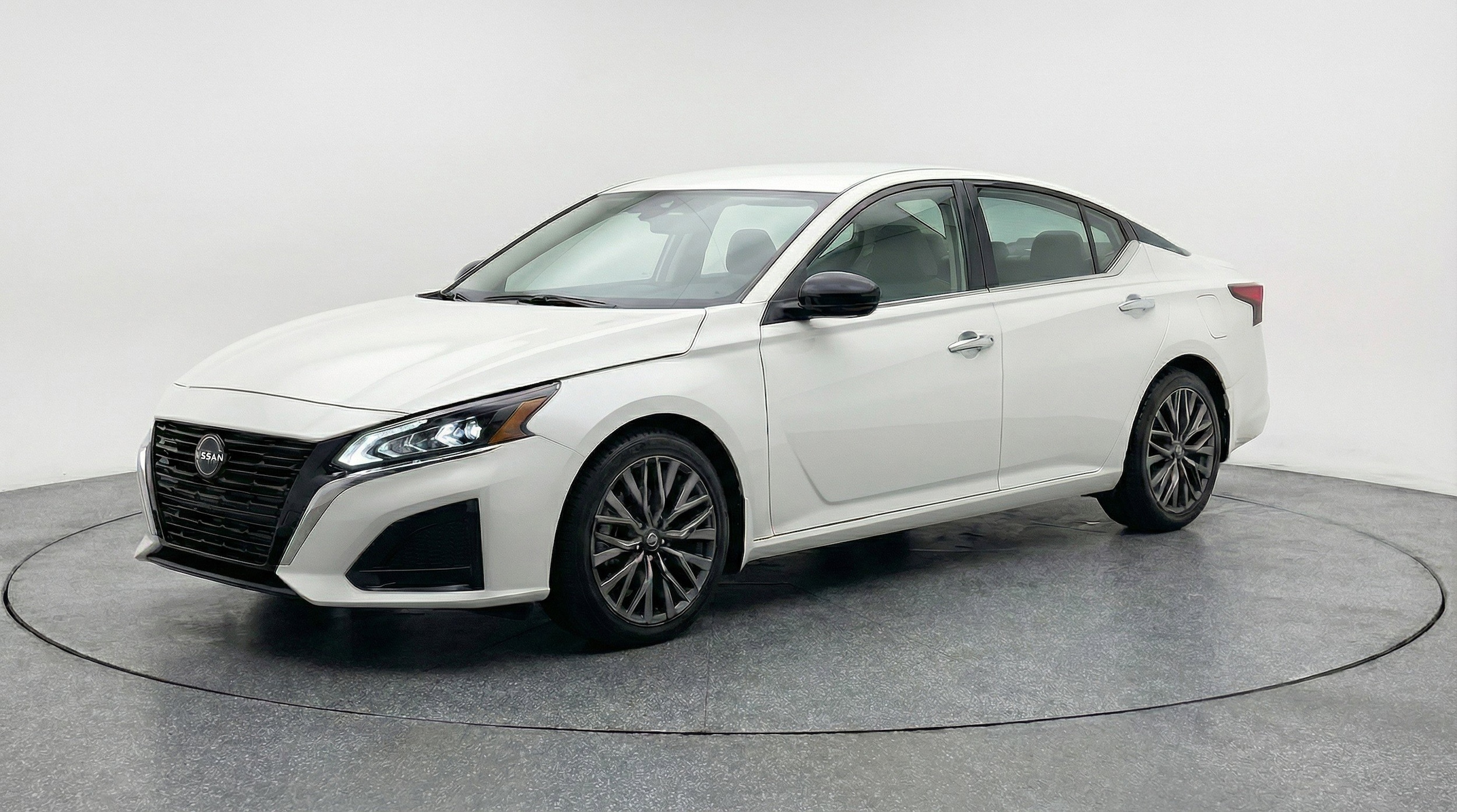 Thumbnail: 2025 Nissan Altima - 3