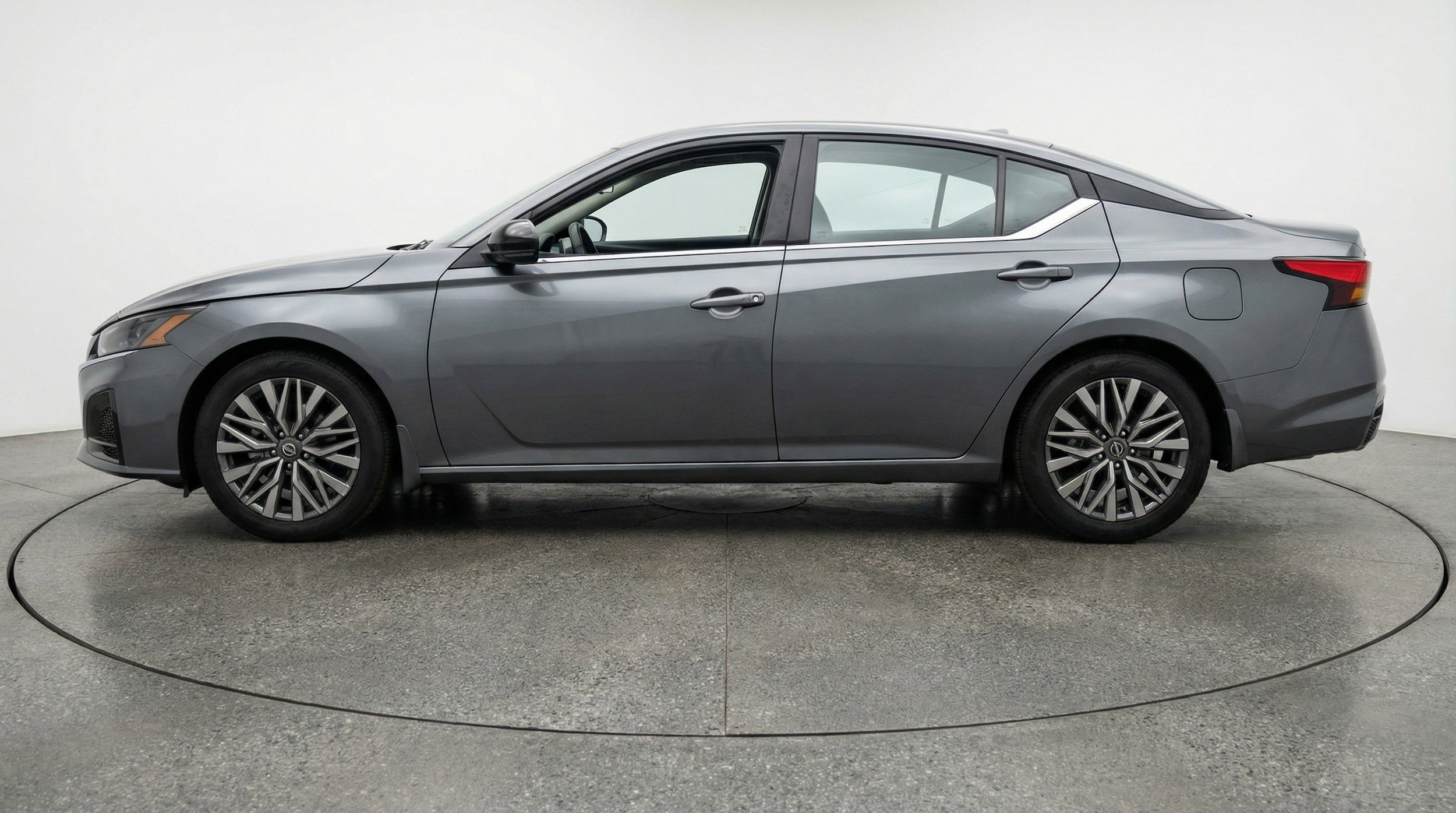 Thumbnail: 2025 Nissan Altima - 5