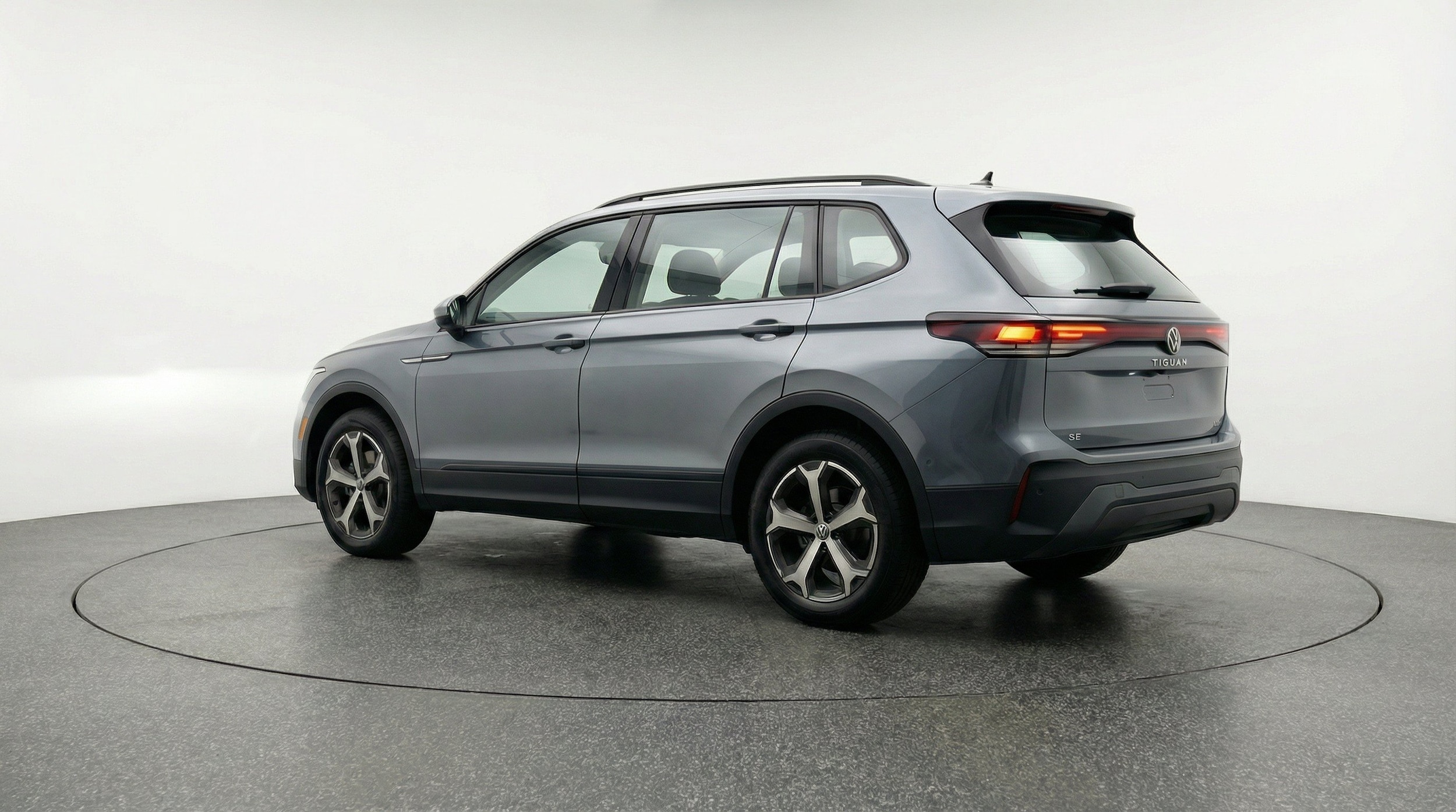 Thumbnail: 2026 Volkswagen Tiguan - 6