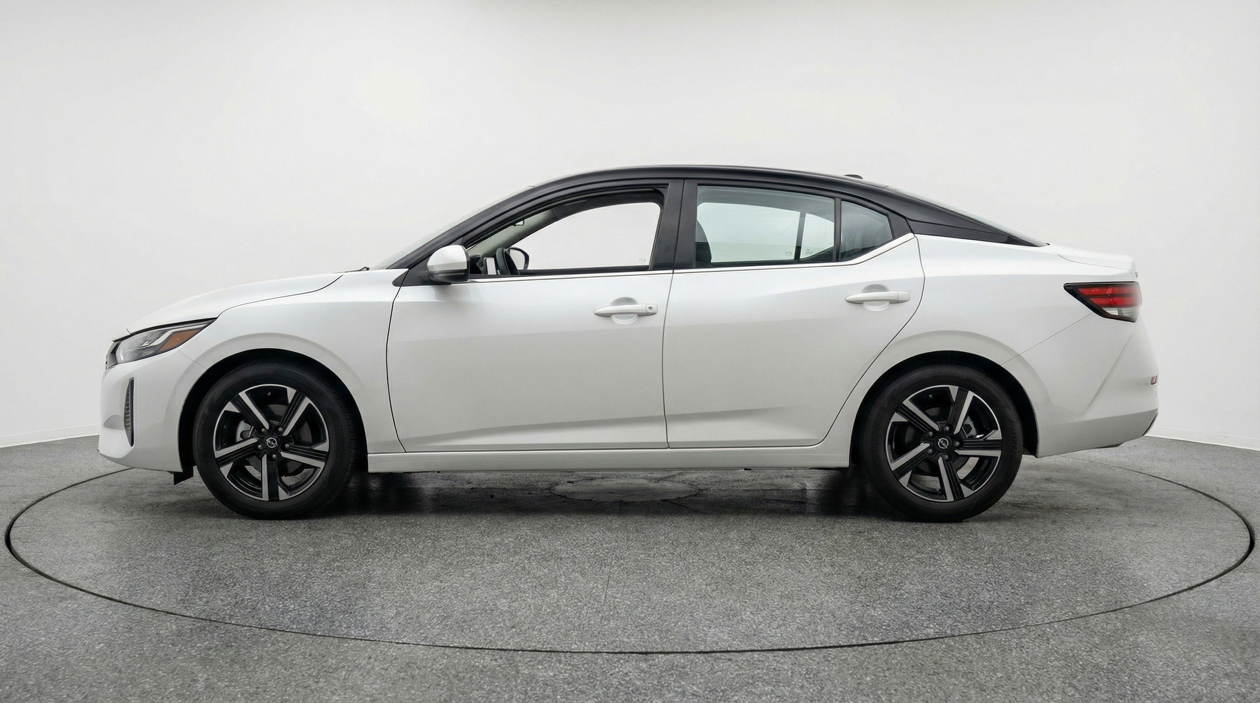 Thumbnail: 2025 Nissan Sentra - 5