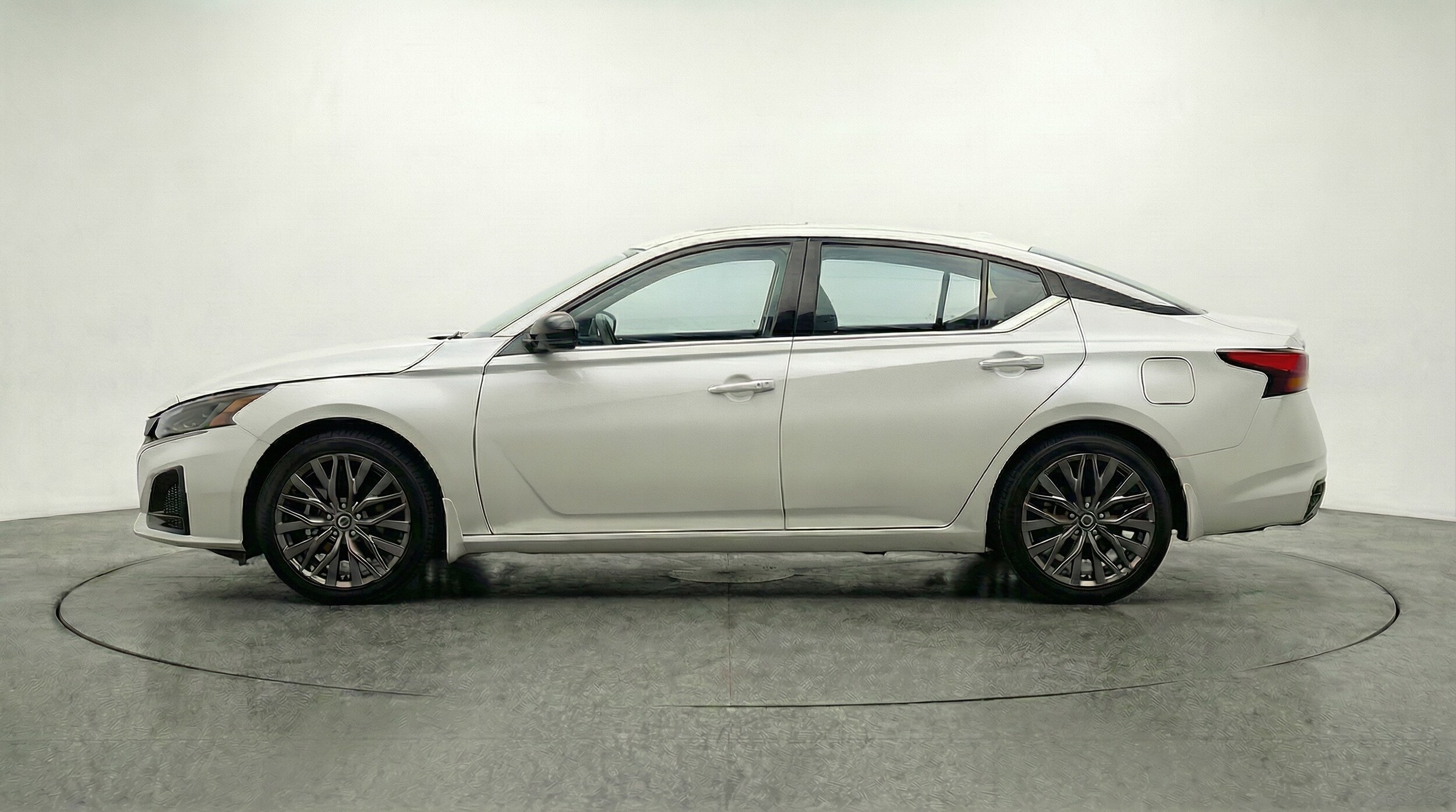 Thumbnail: 2025 Nissan Altima - 4