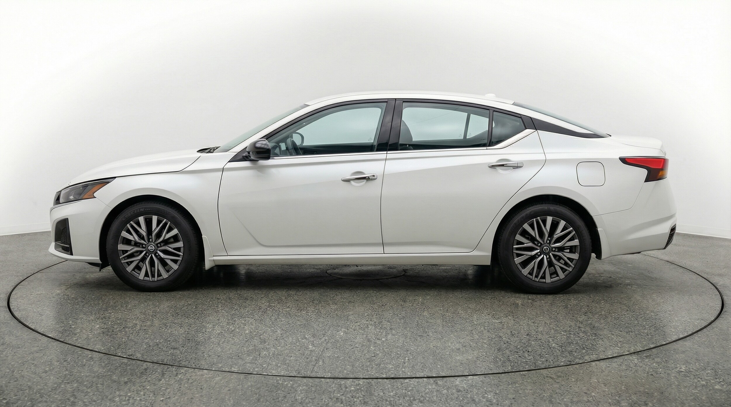 Thumbnail: 2025 Nissan Altima - 4