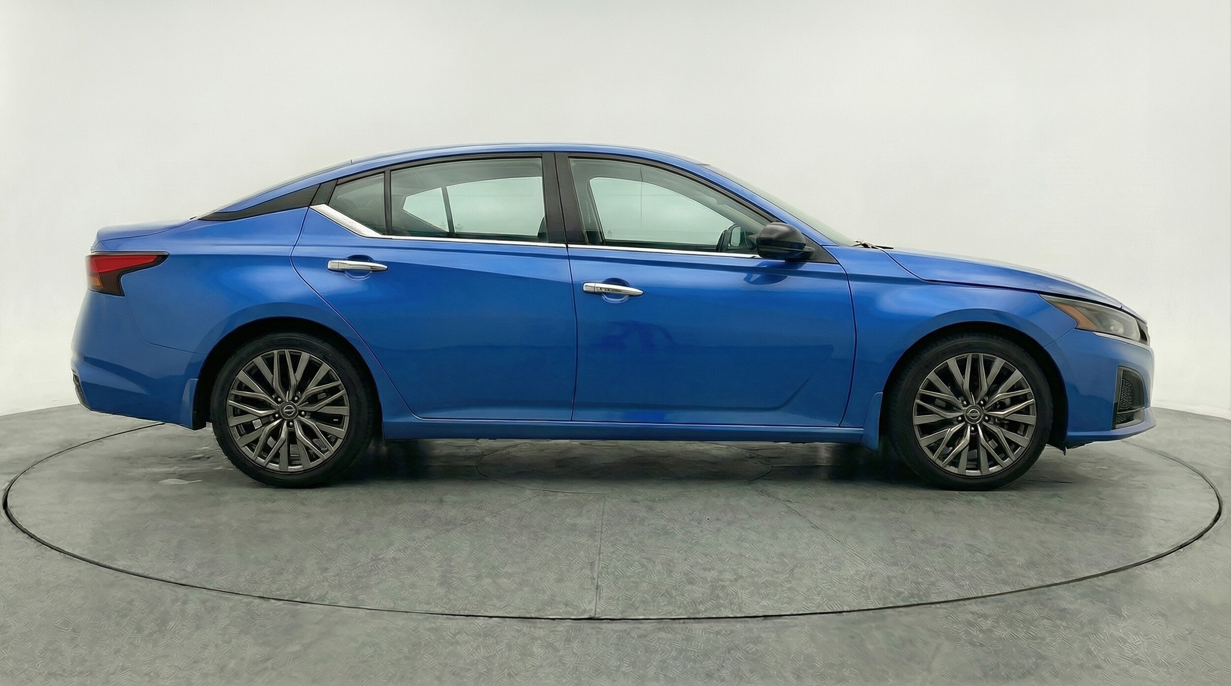 Thumbnail: 2025 Nissan Altima - 8