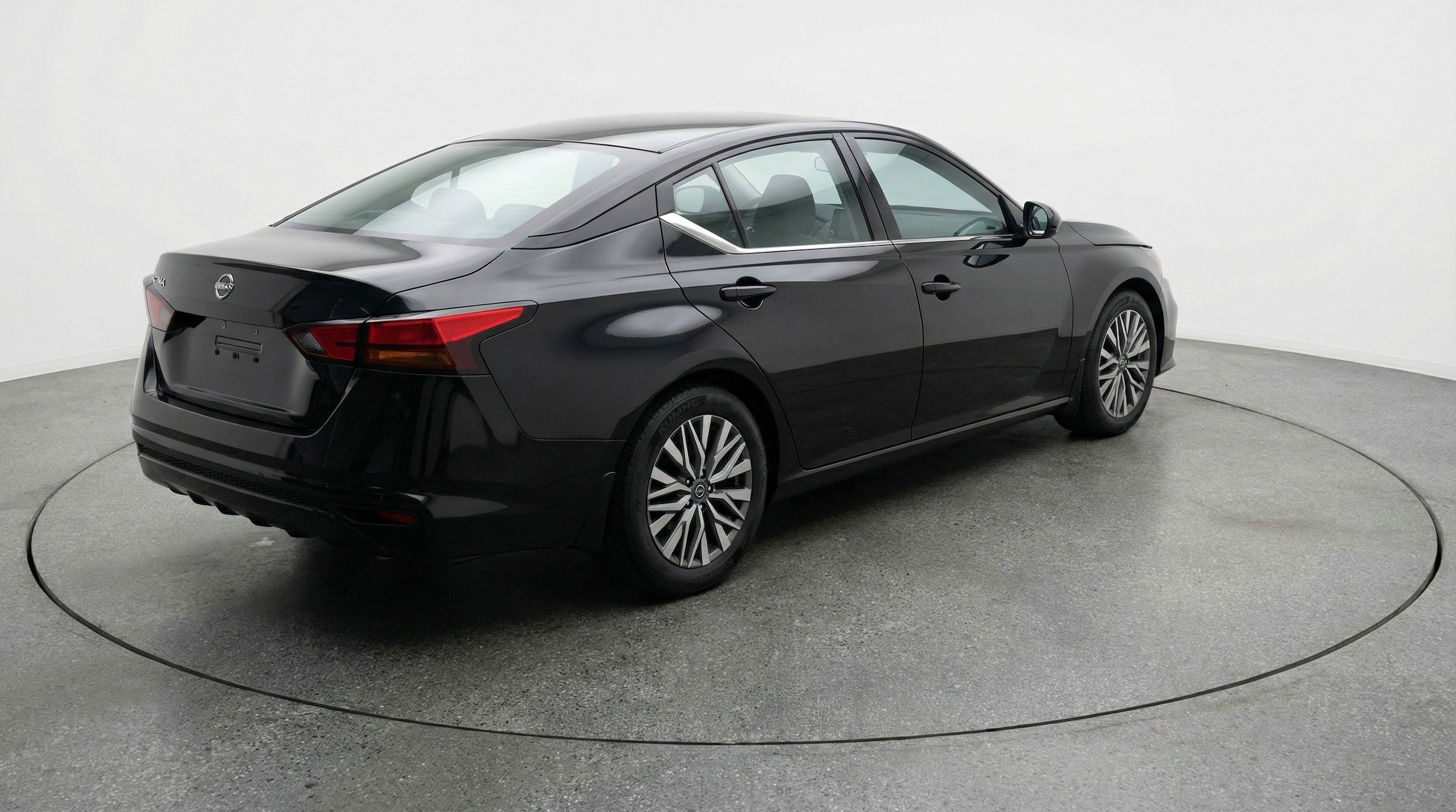 Thumbnail: 2025 Nissan Altima - 9