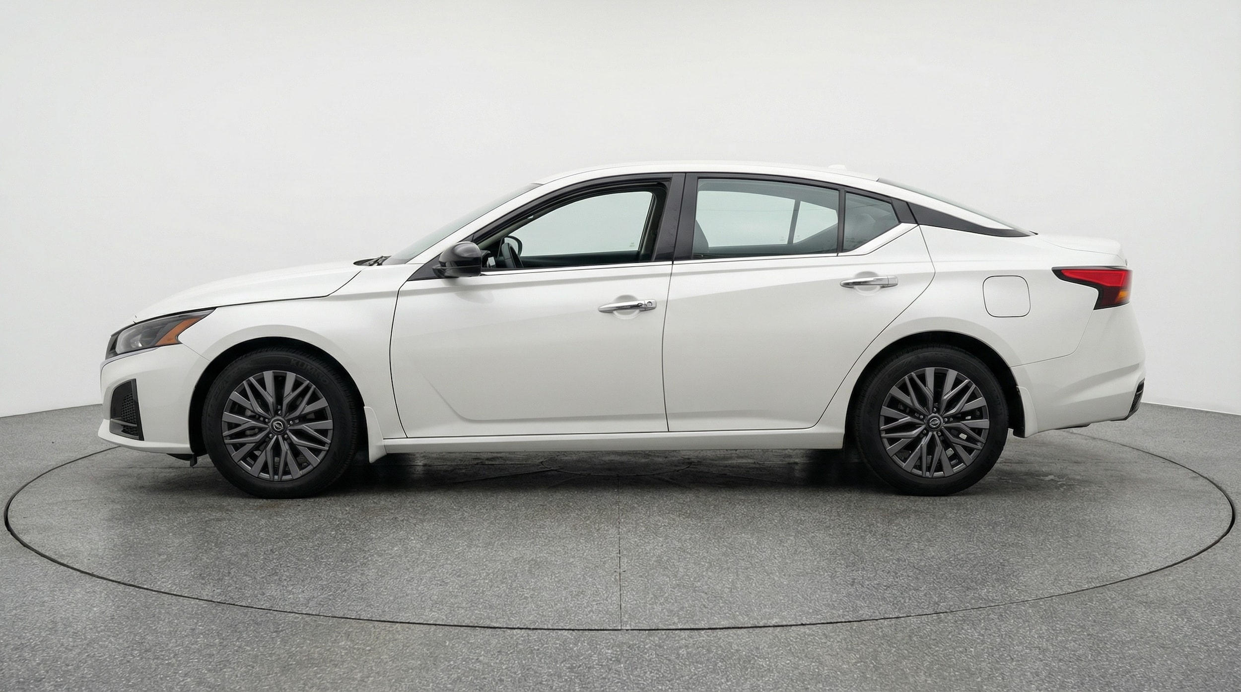 Thumbnail: 2025 Nissan Altima - 4