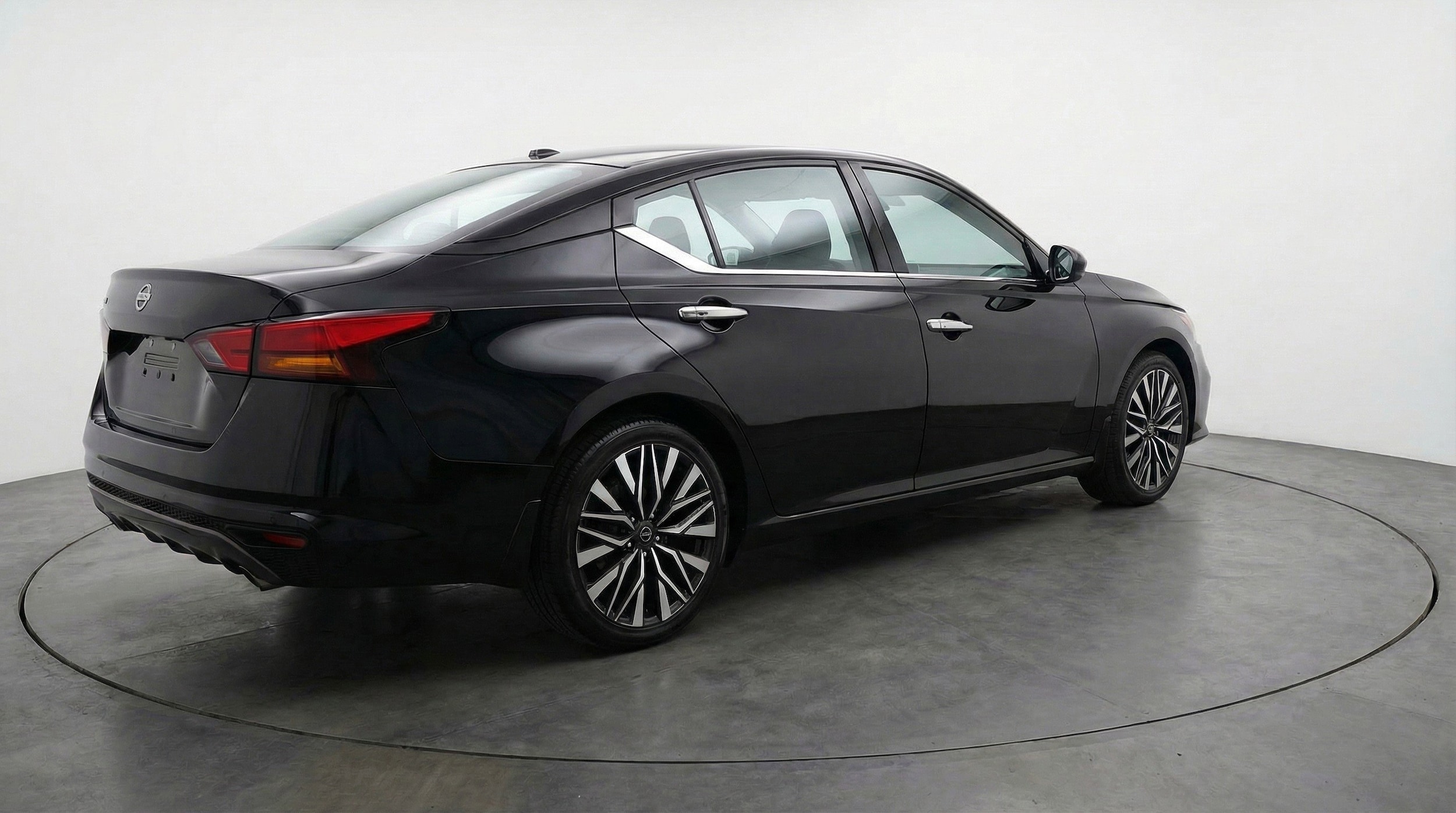 Thumbnail: 2025 Nissan Altima - 9