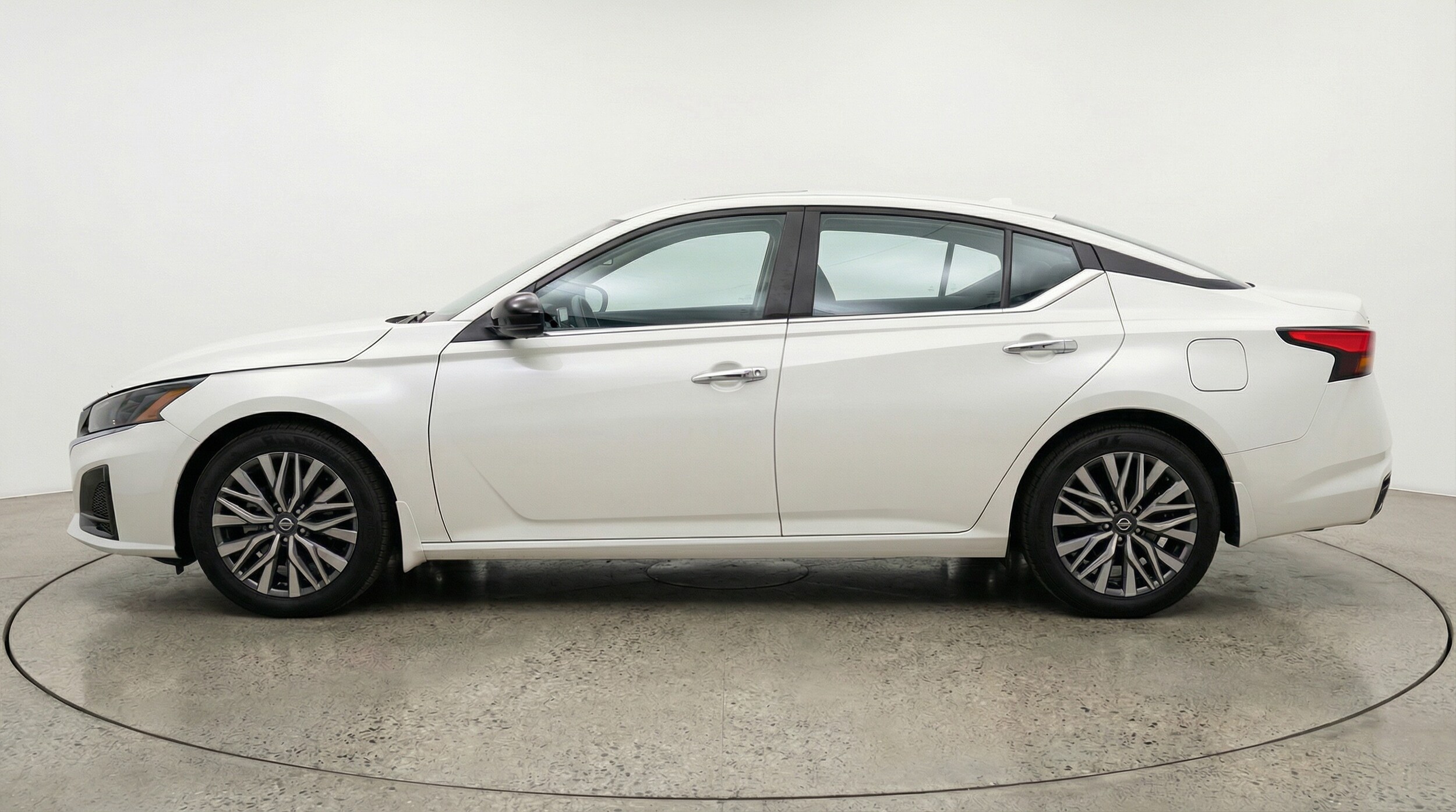 Thumbnail: 2025 Nissan Altima - 4