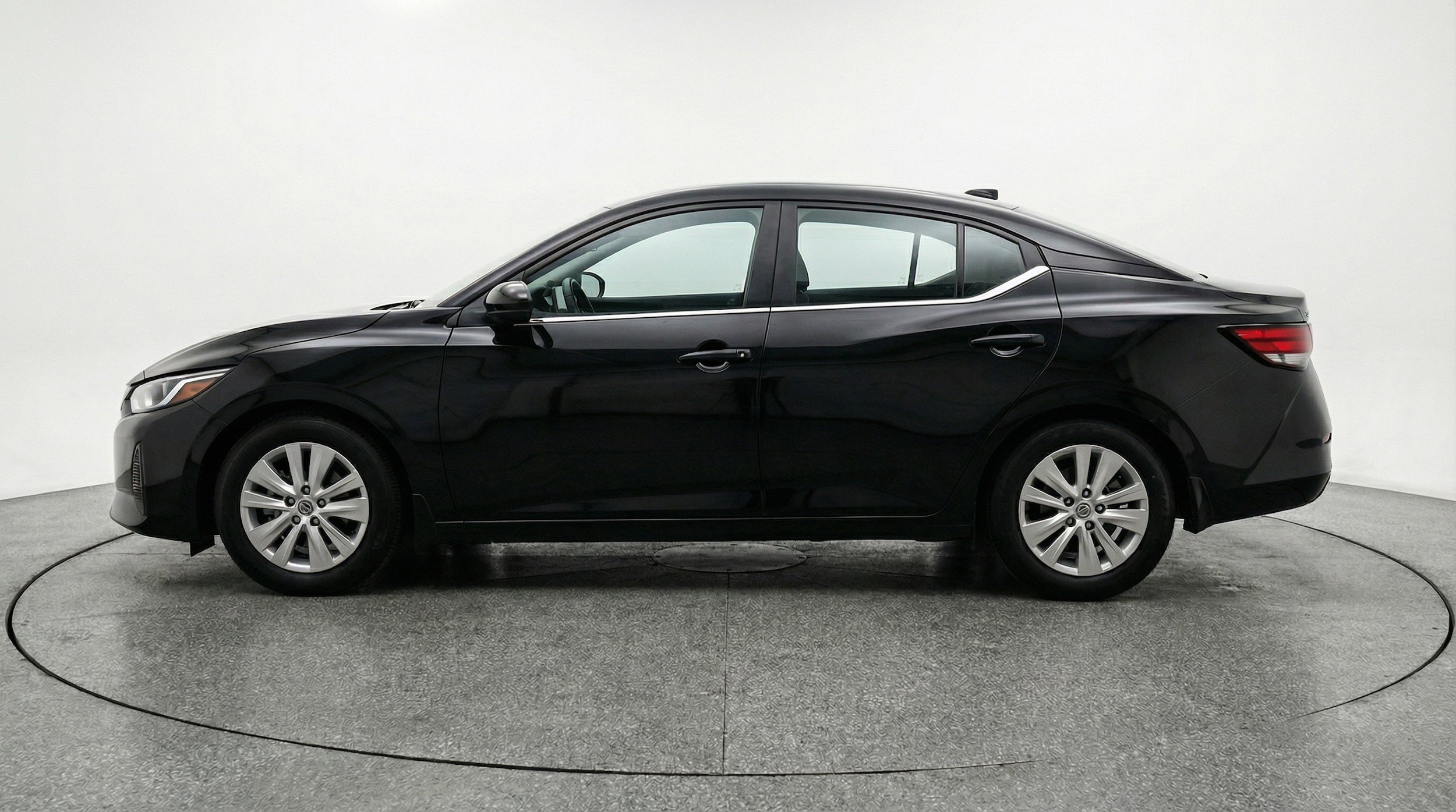 Thumbnail: 2025 Nissan Sentra - 5