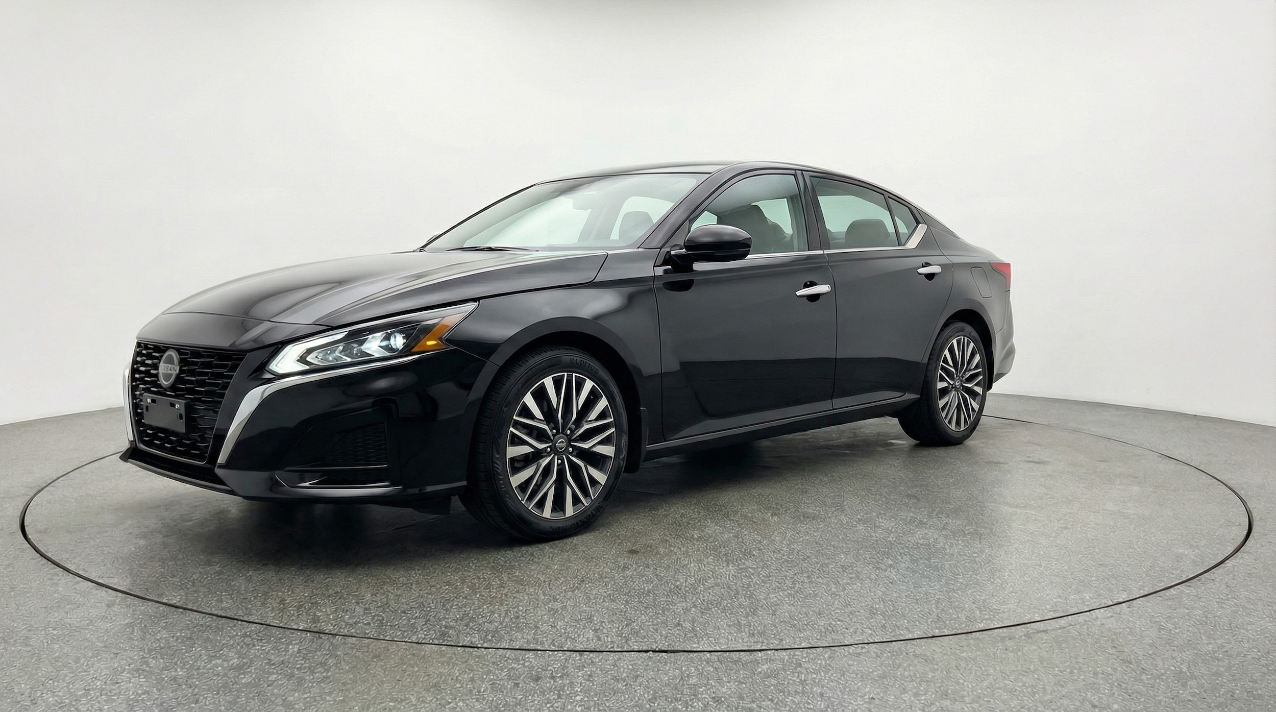 Thumbnail: 2025 Nissan Altima - 3