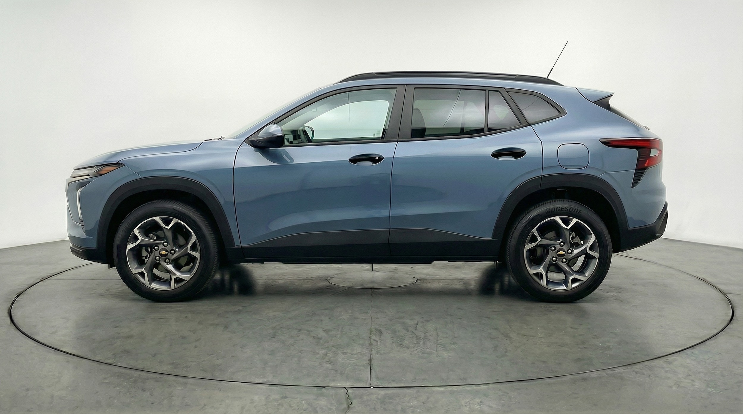 Thumbnail: 2025 Chevrolet Trax - 4