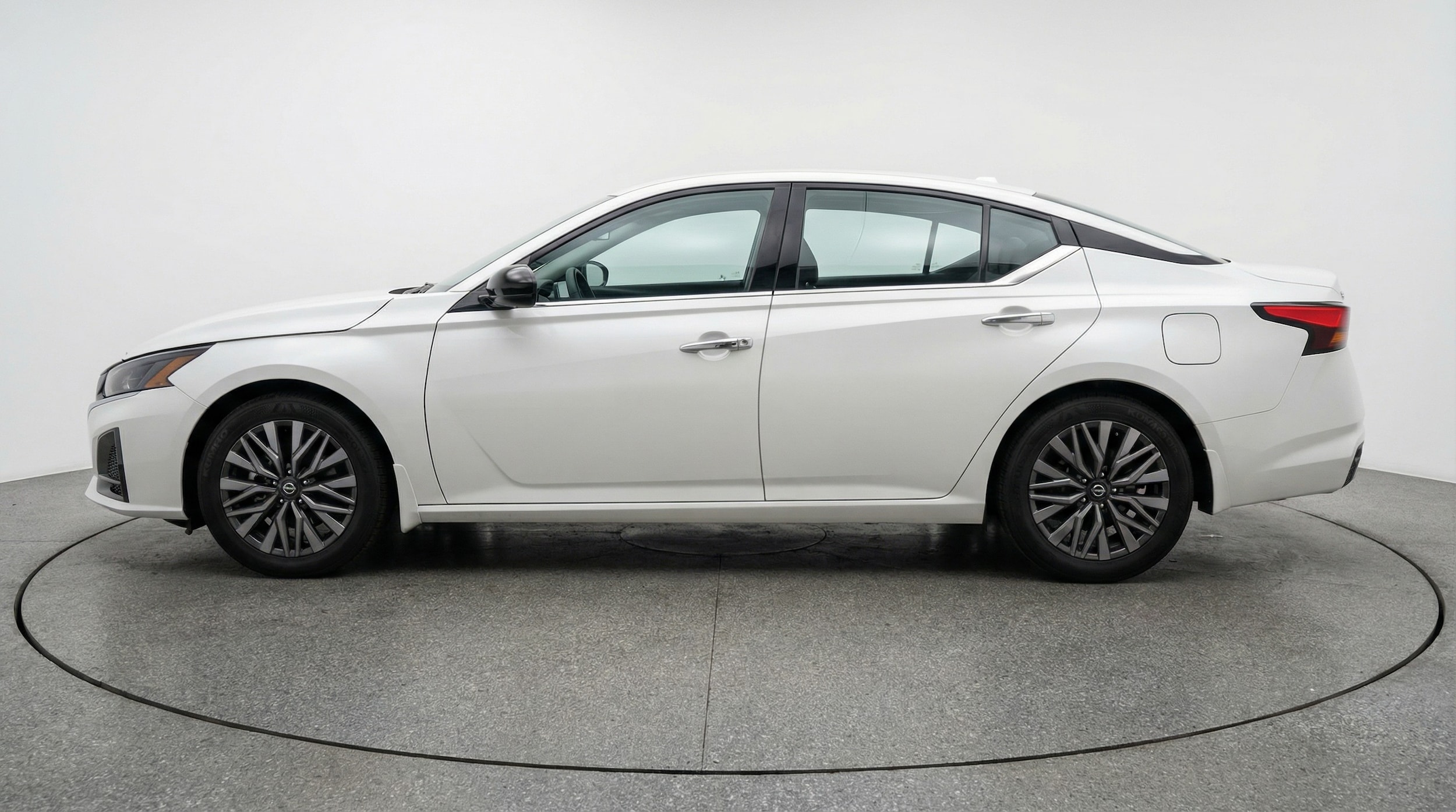 Thumbnail: 2025 Nissan Altima - 4