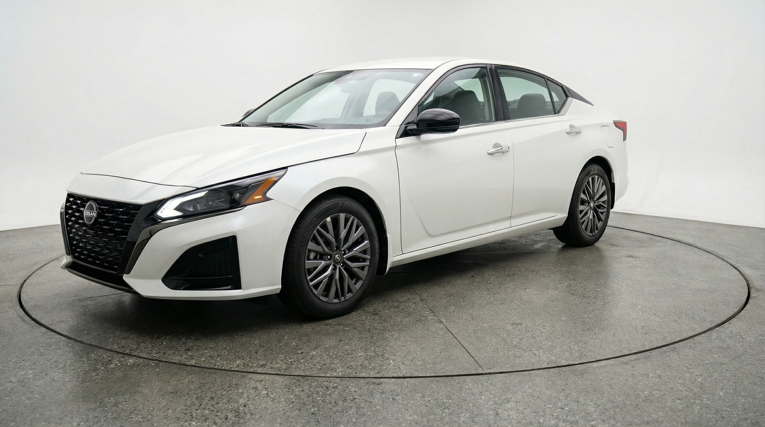 Thumbnail: 2025 Nissan Altima - 3