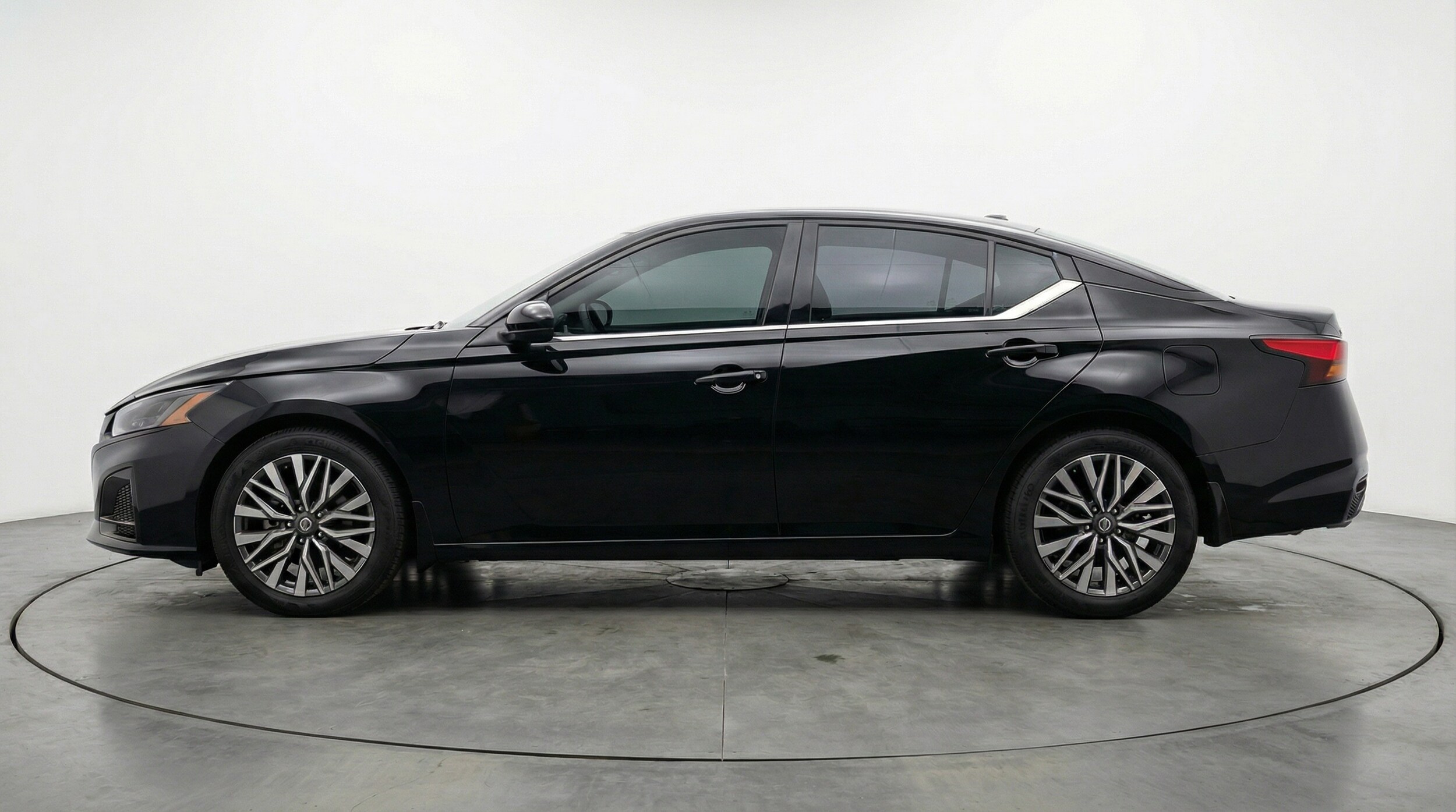 Thumbnail: 2025 Nissan Altima - 4