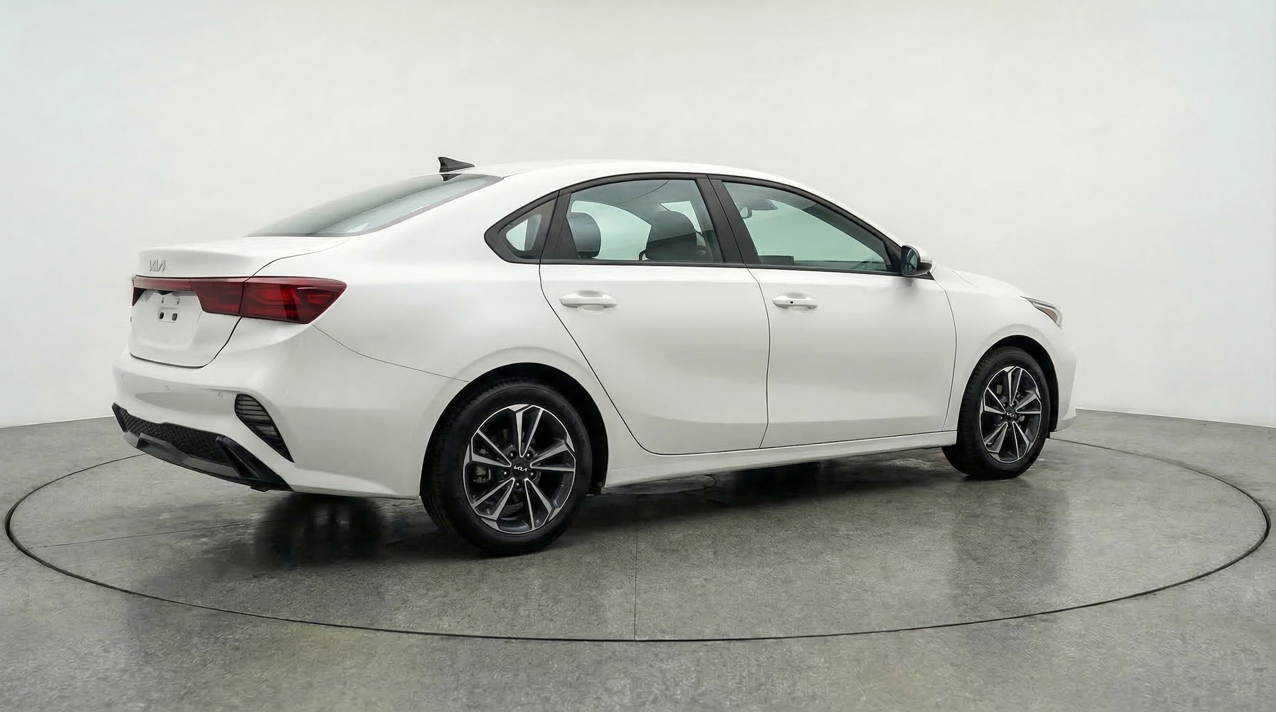 Thumbnail: 2024 Kia Forte - 7