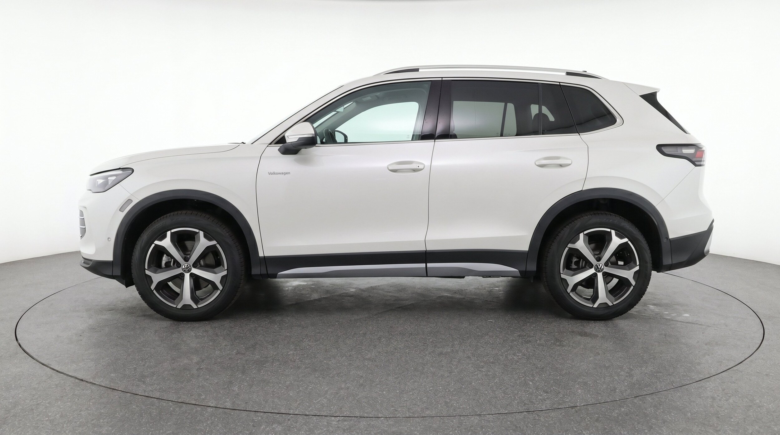Thumbnail: 2026 Volkswagen Tiguan - 5