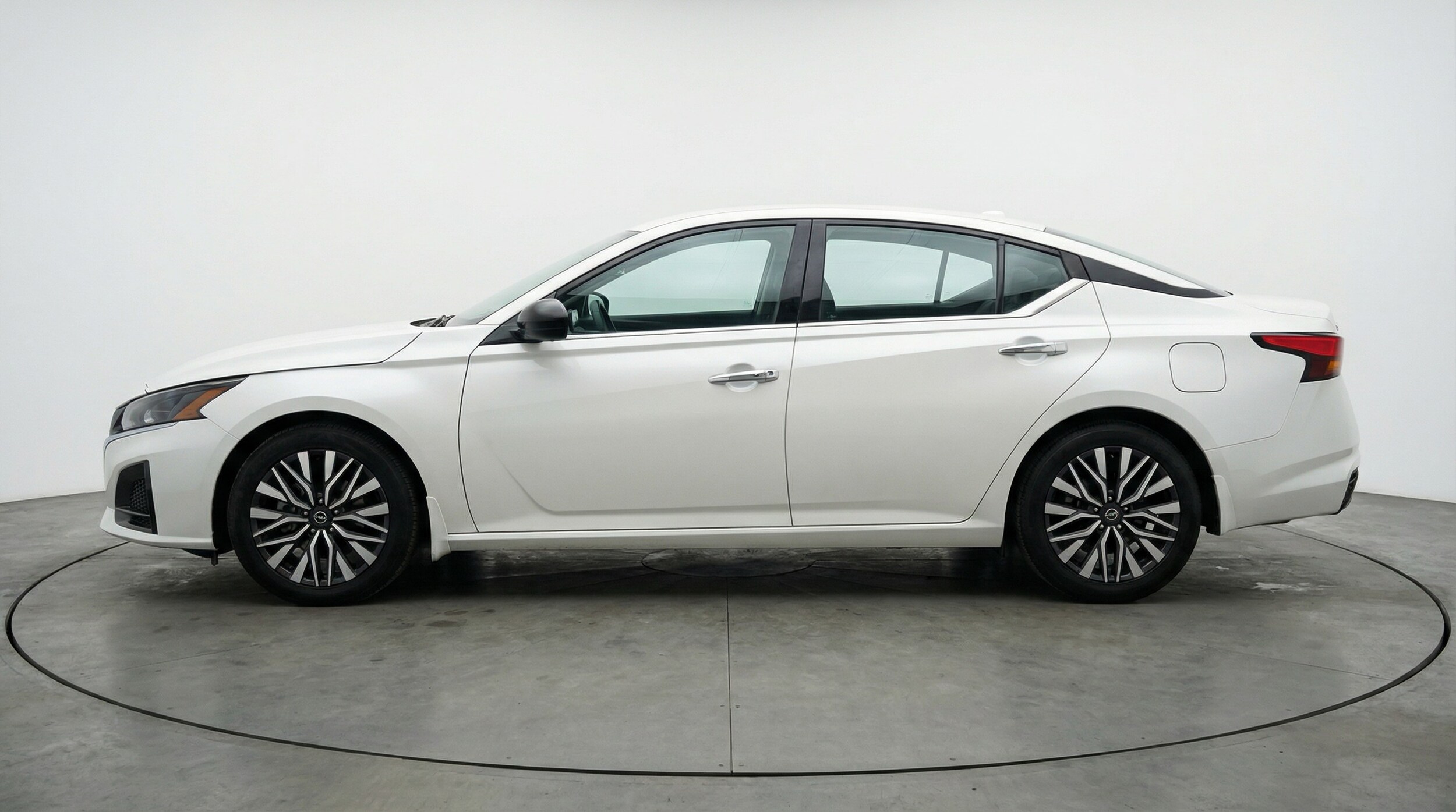 Thumbnail: 2025 Nissan Altima - 4