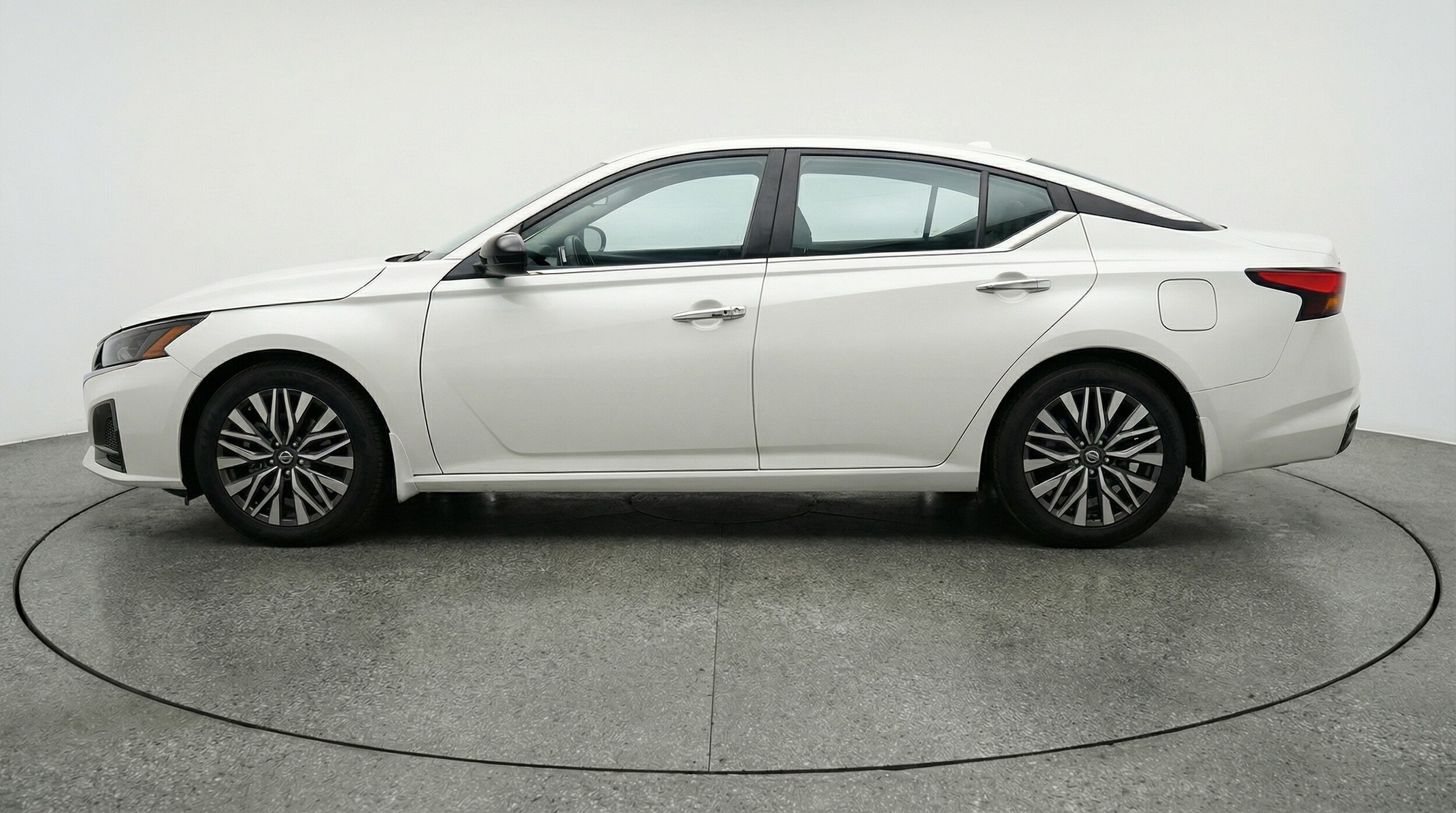 Thumbnail: 2025 Nissan Altima - 4