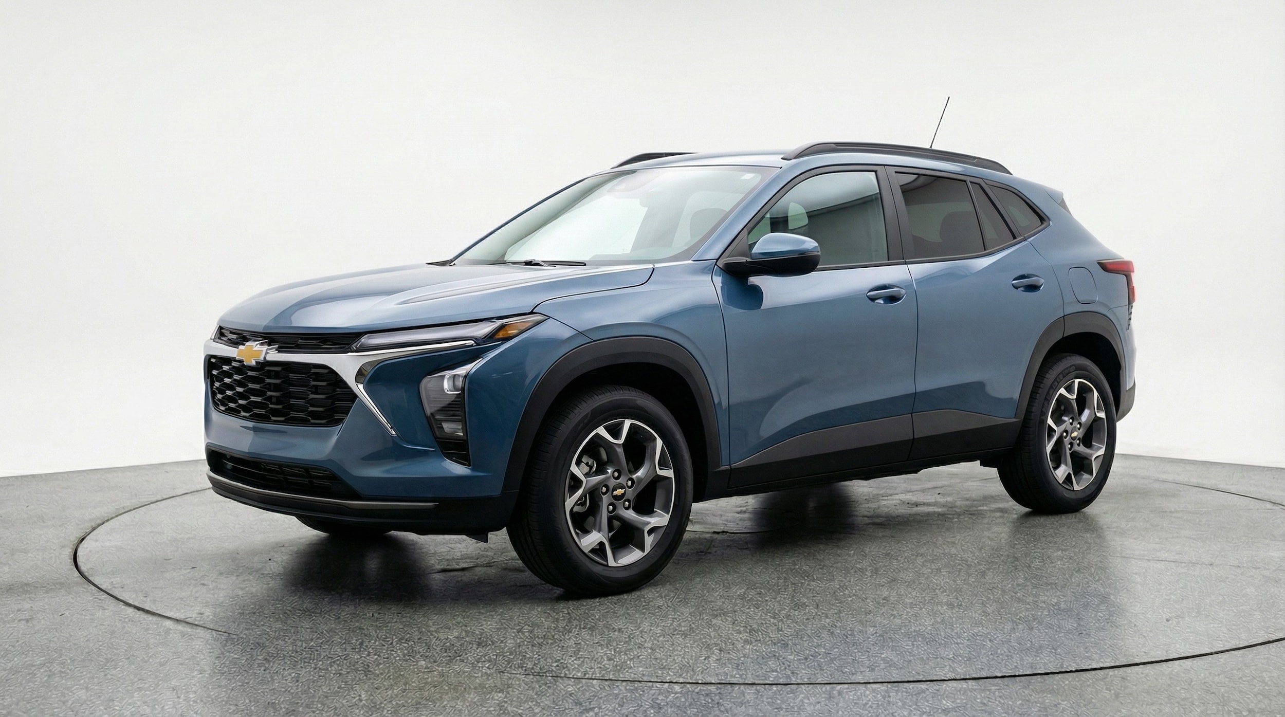 Thumbnail: 2025 Chevrolet Trax - 3