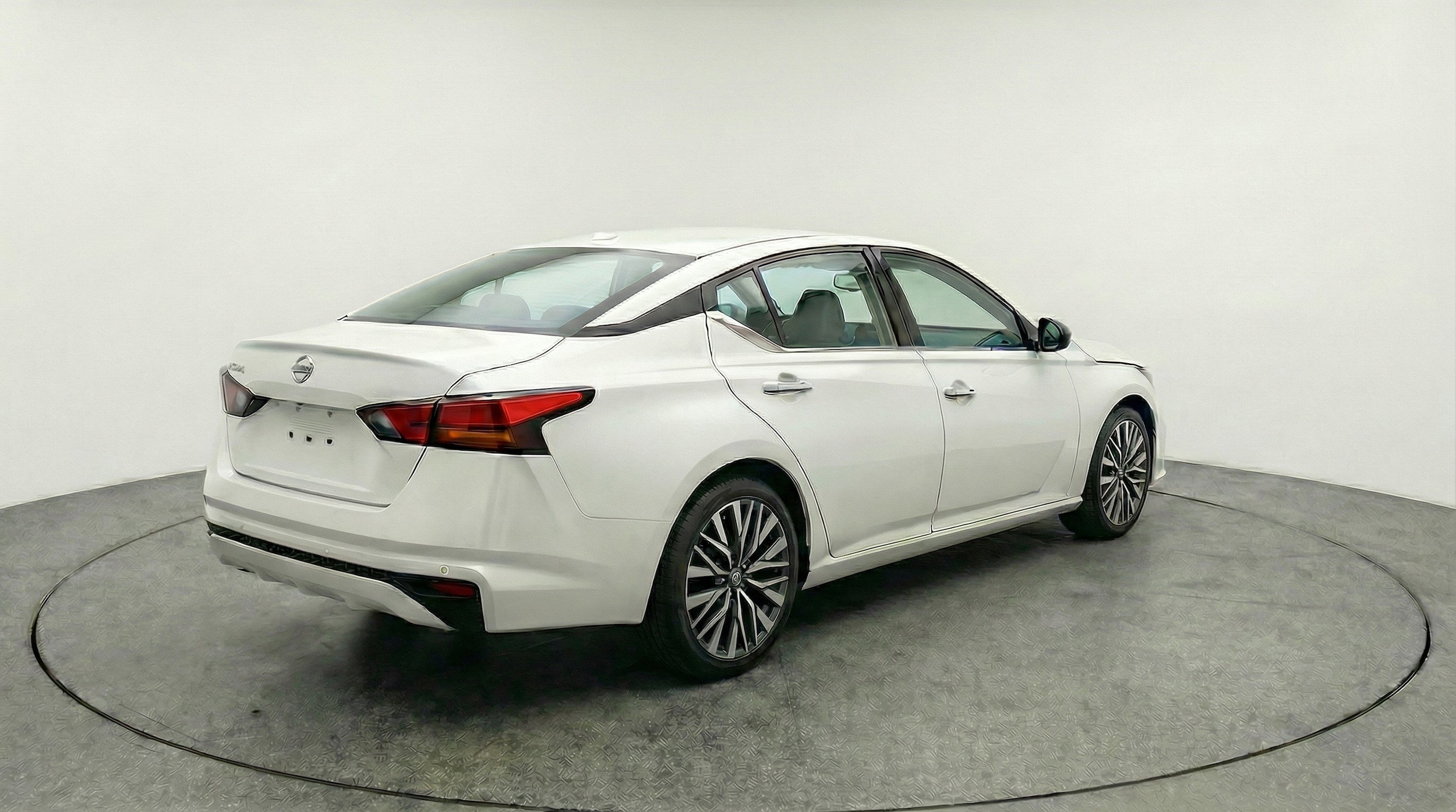 Thumbnail: 2025 Nissan Altima - 9