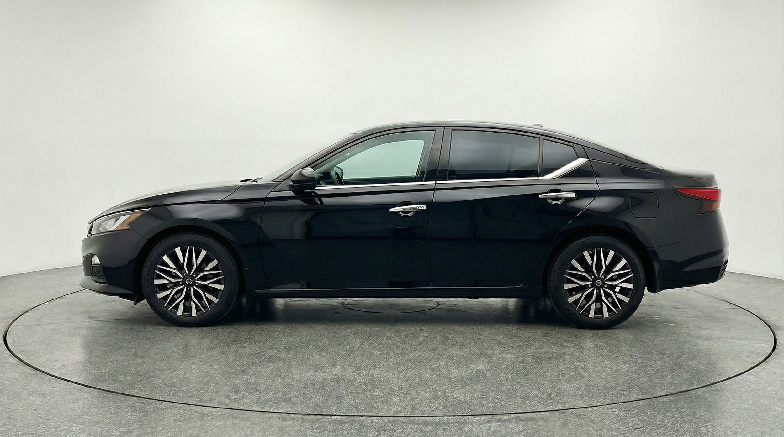 Thumbnail: 2025 Nissan Altima - 4