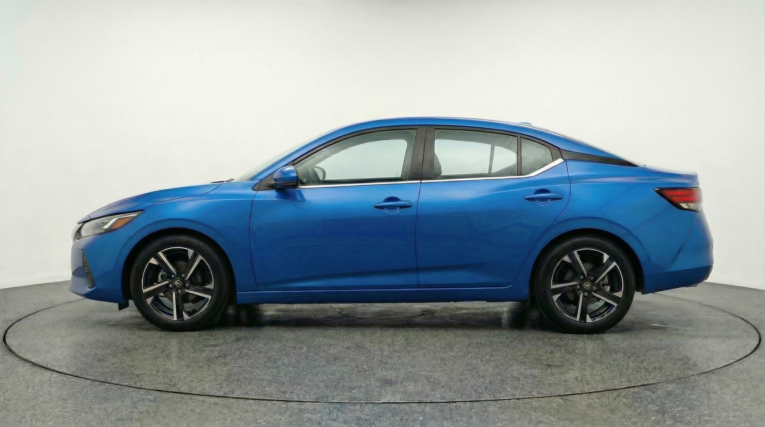 Thumbnail: 2025 Nissan Sentra - 4