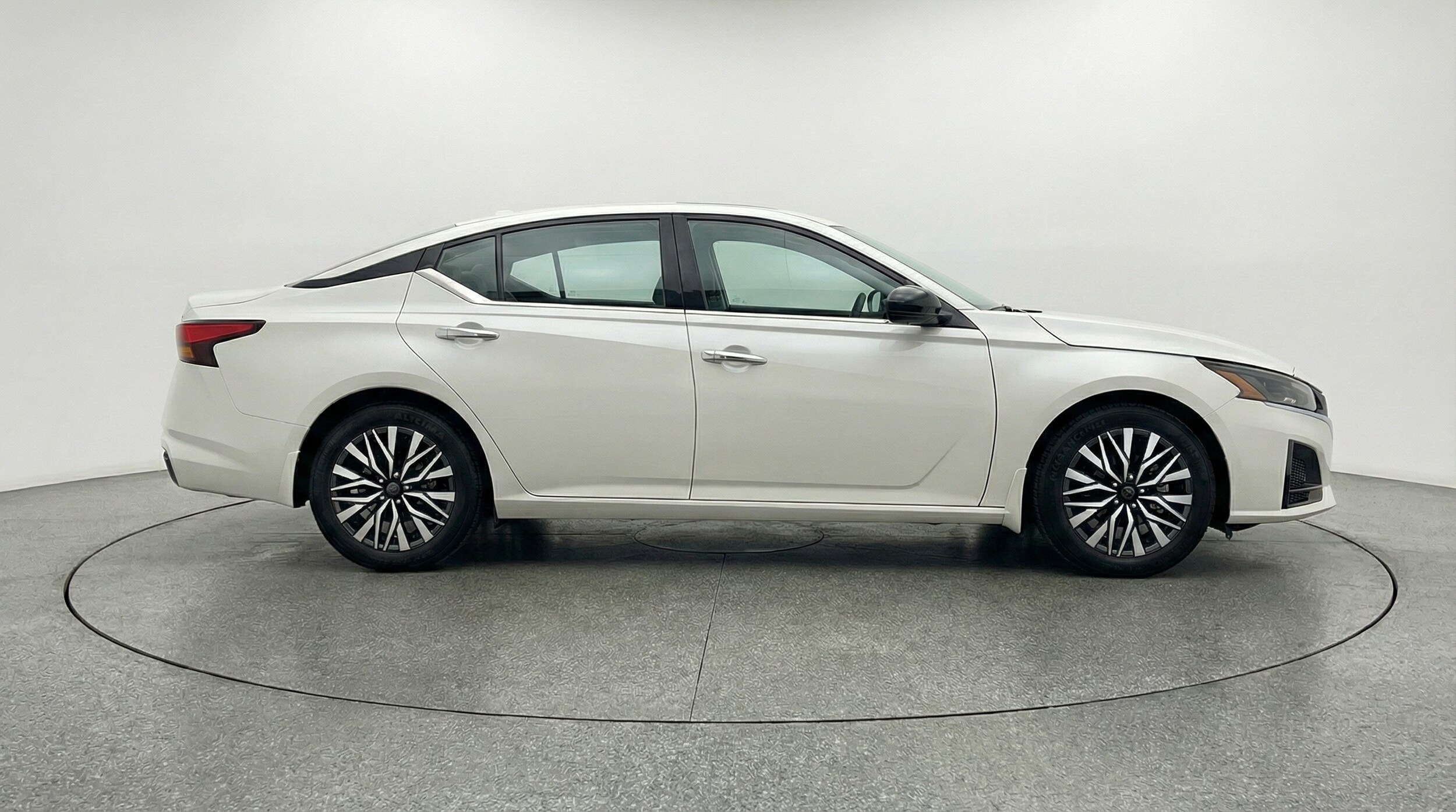 Thumbnail: 2025 Nissan Altima - 8