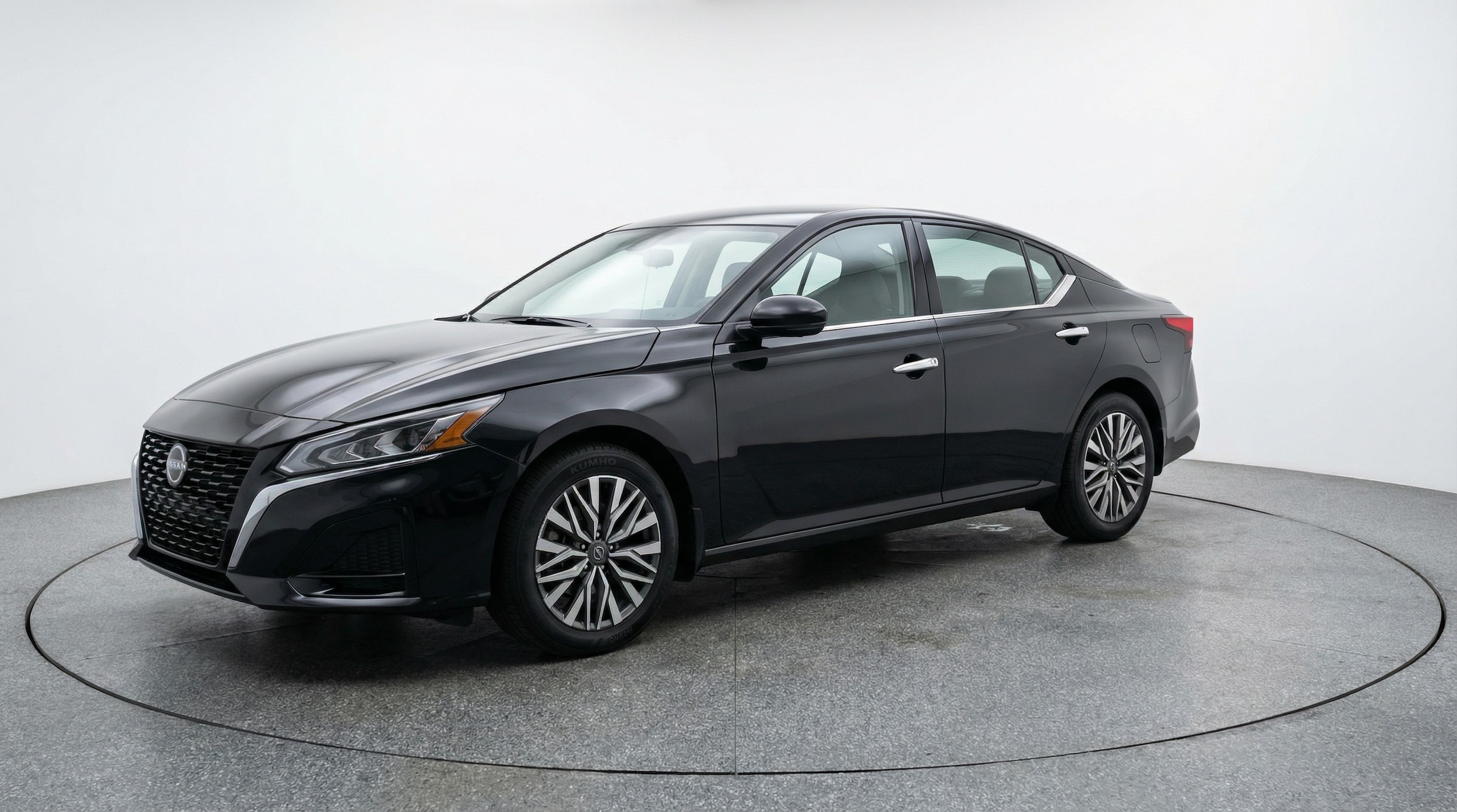 Thumbnail: 2025 Nissan Altima - 3