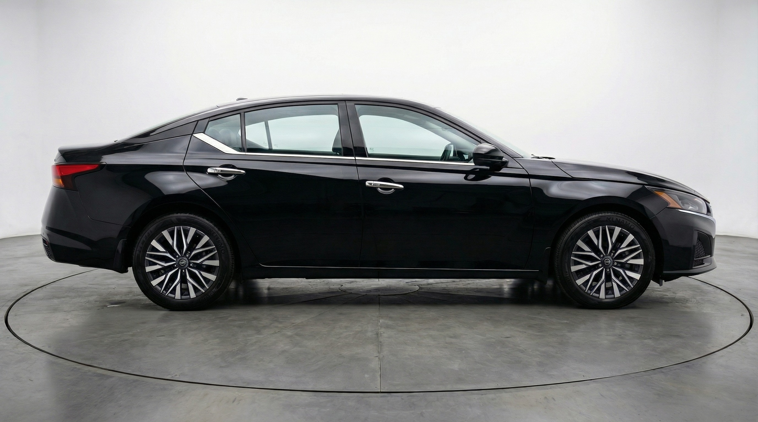 Thumbnail: 2025 Nissan Altima - 8