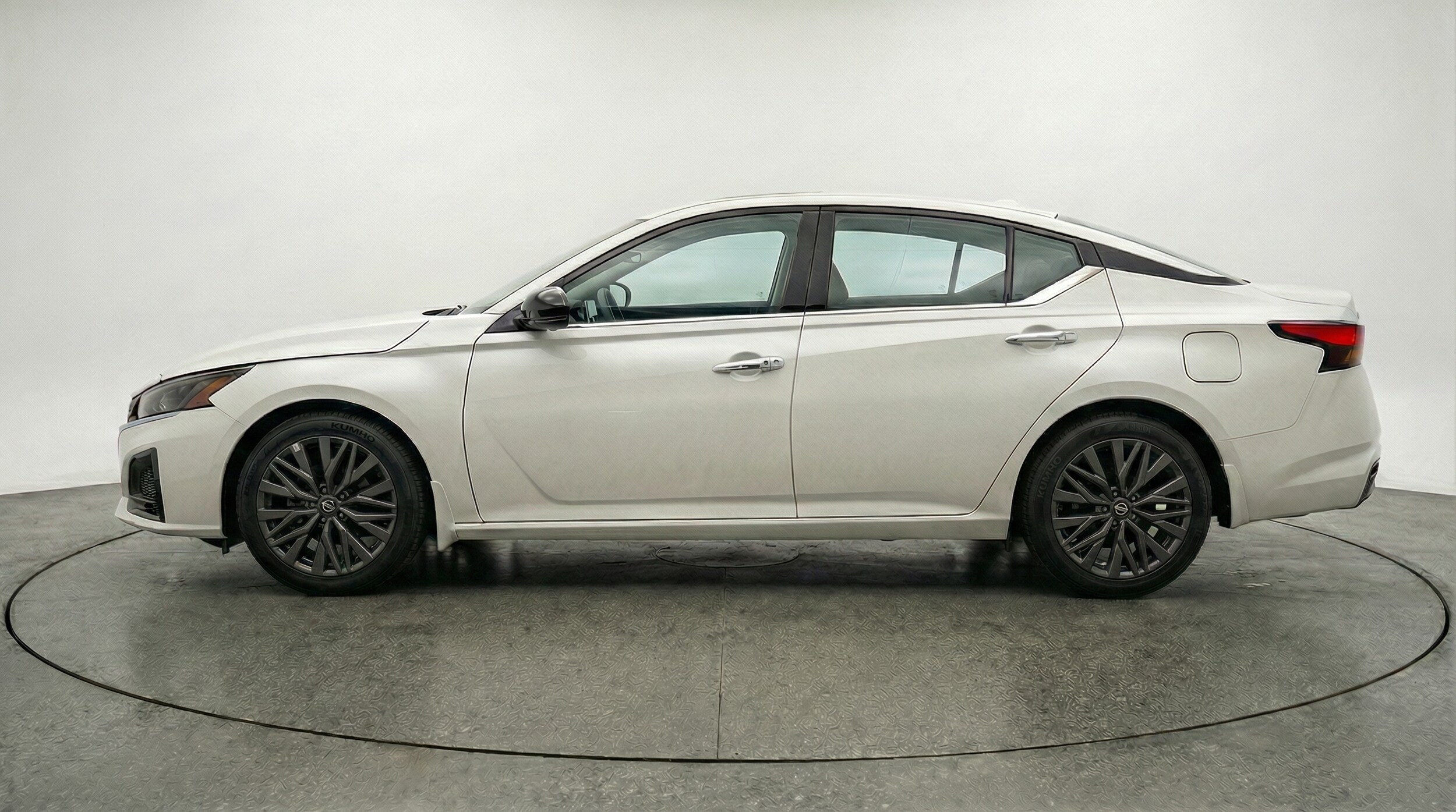 Thumbnail: 2025 Nissan Altima - 4