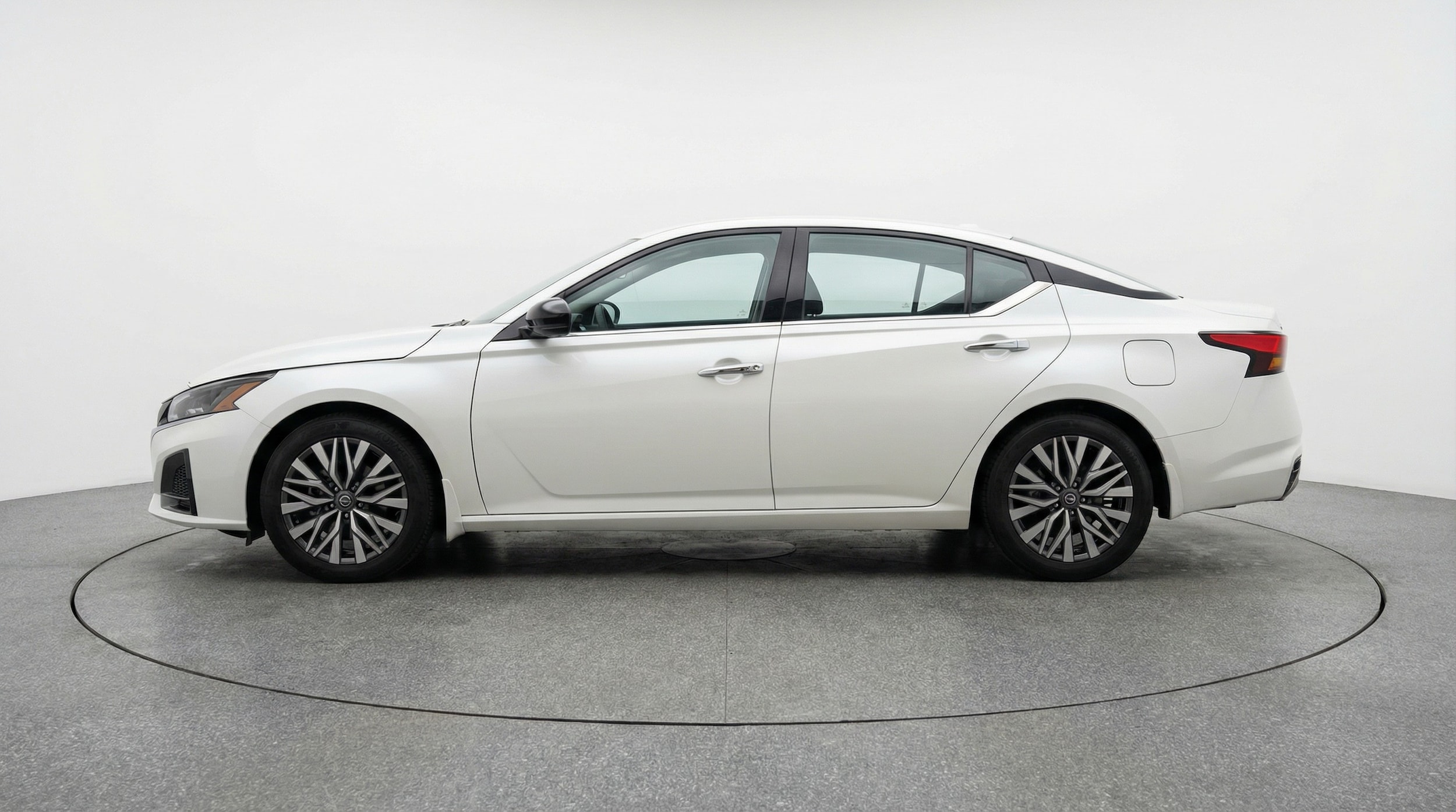 Thumbnail: 2025 Nissan Altima - 4