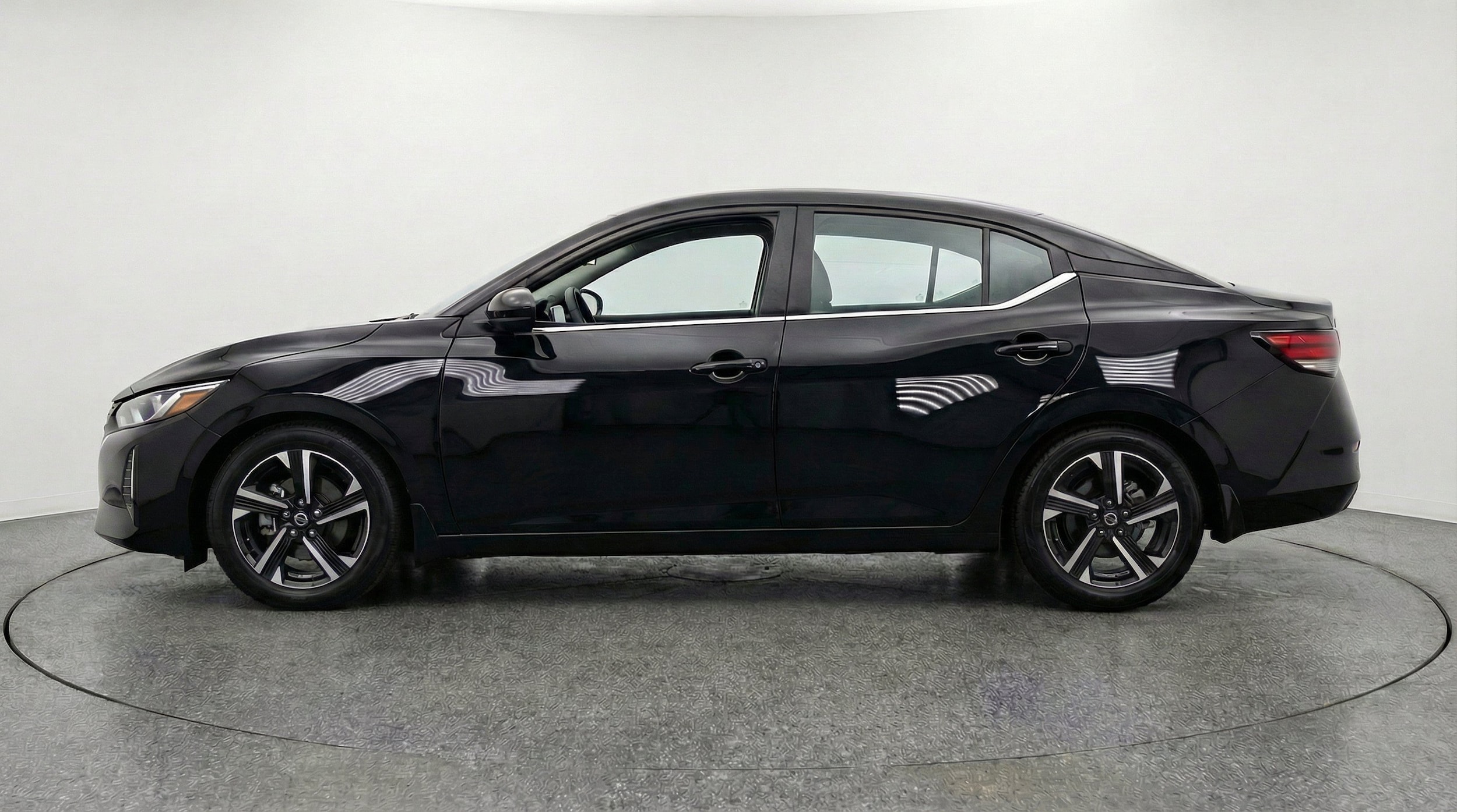 Thumbnail: 2025 Nissan Sentra - 5