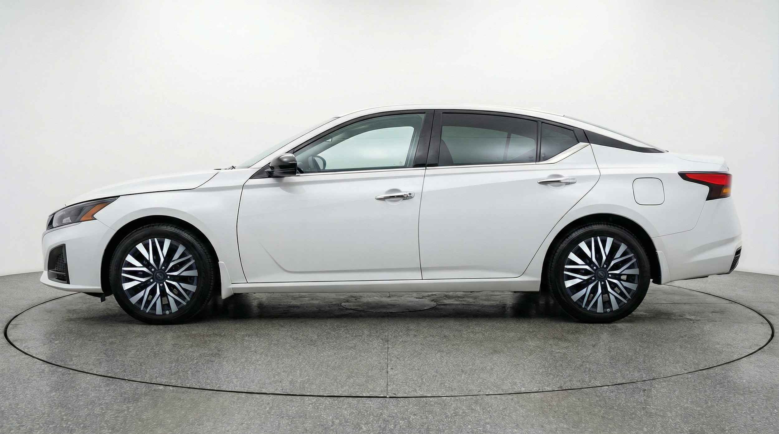 Thumbnail: 2025 Nissan Altima - 4